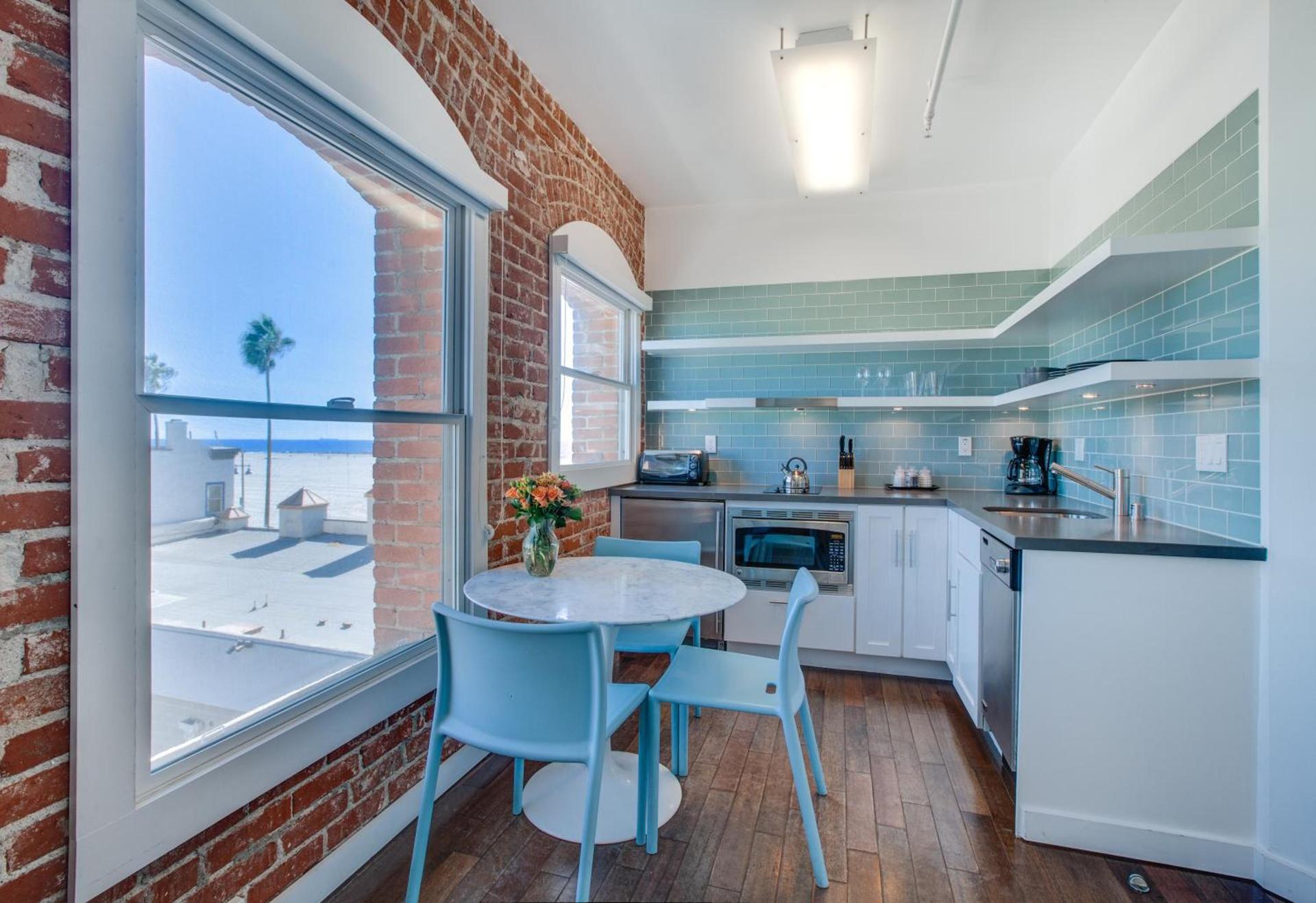 Venice Breeze Suites photo 31