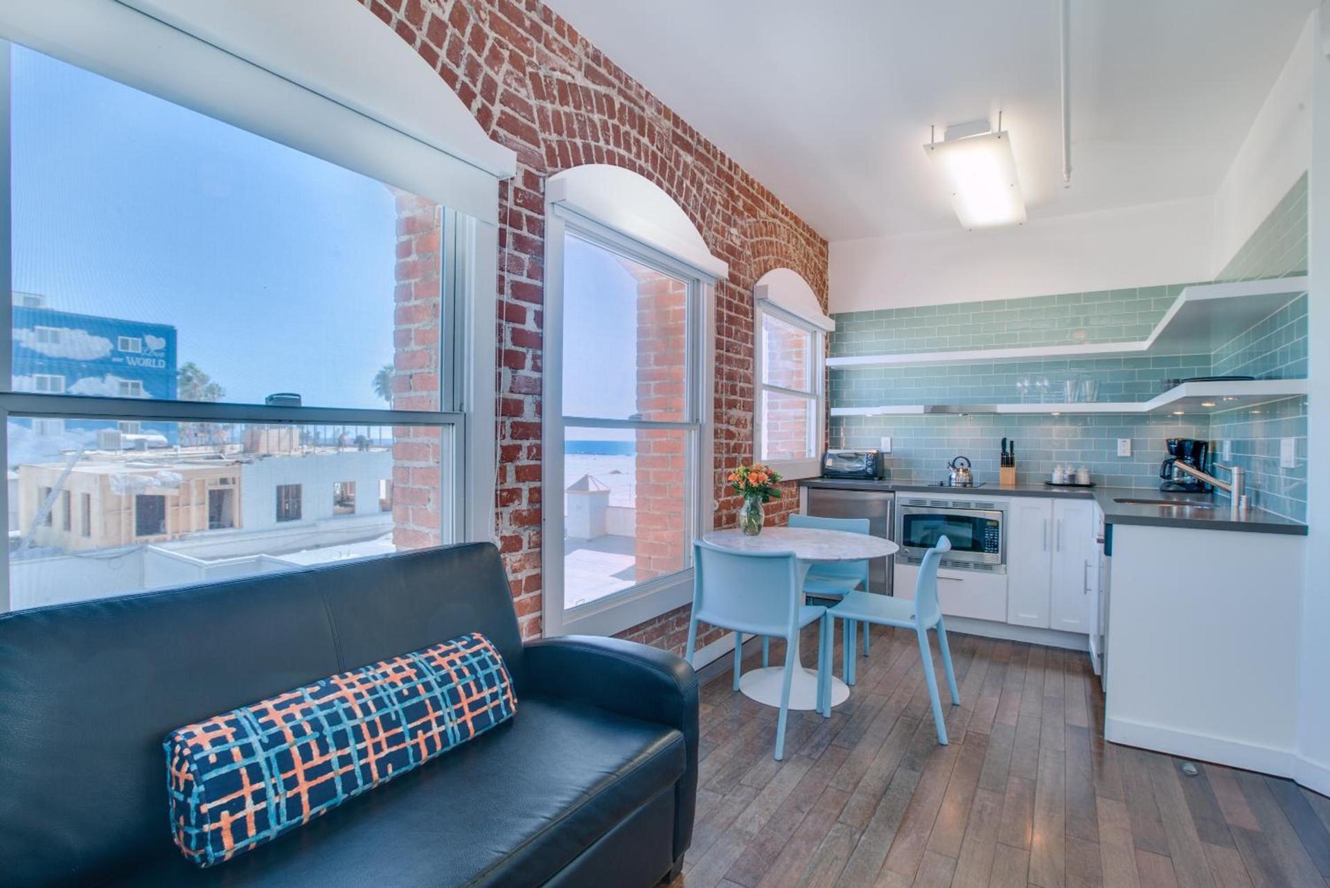 Venice Breeze Suites photo 32