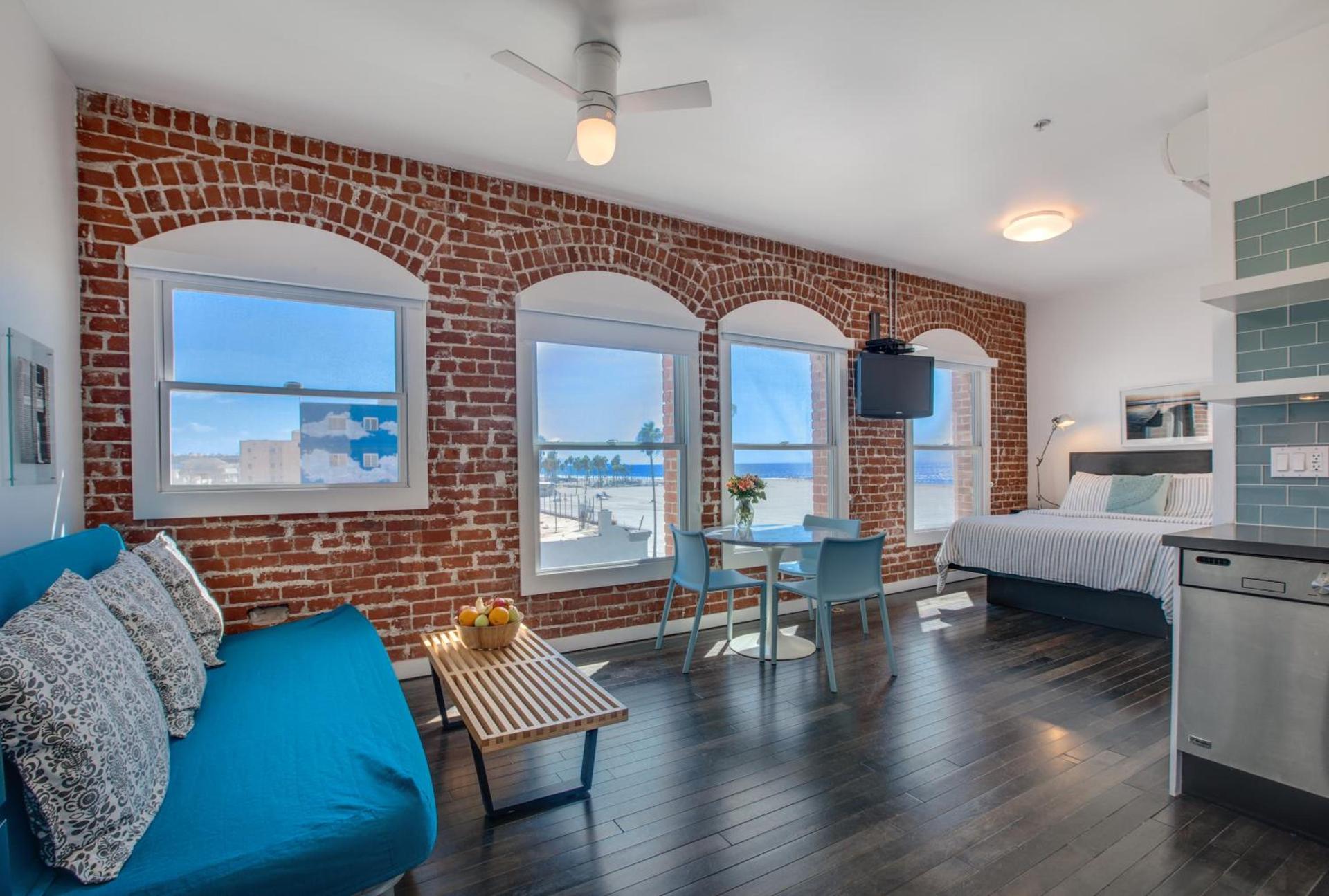 Venice Breeze Suites photo 22