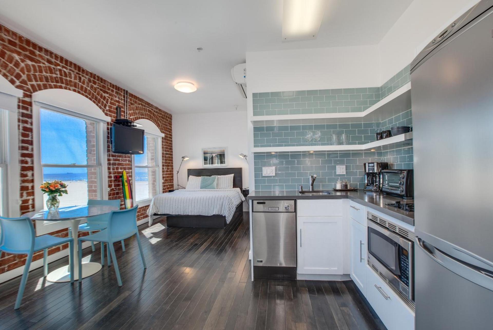 Venice Breeze Suites photo 24