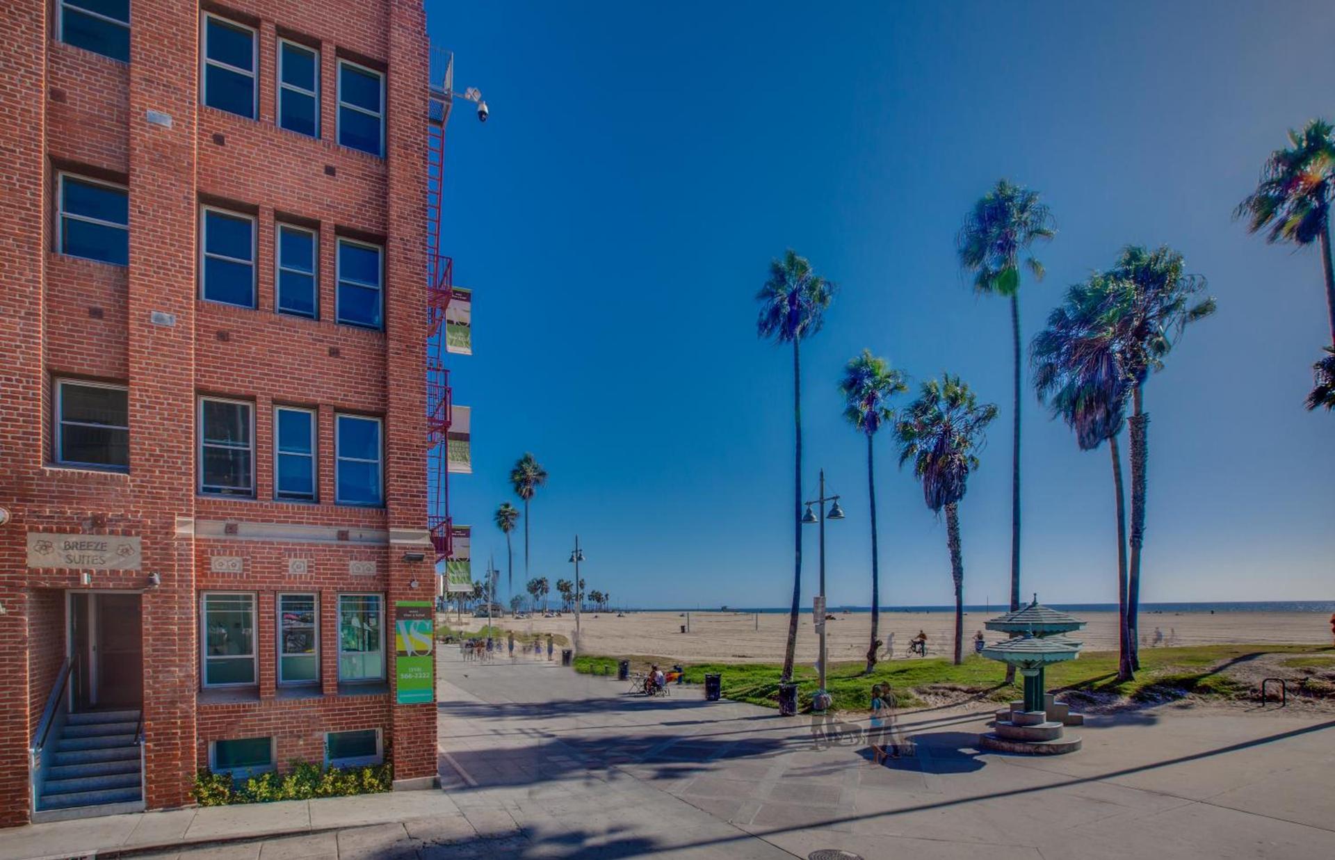 Venice Breeze Suites photo 10