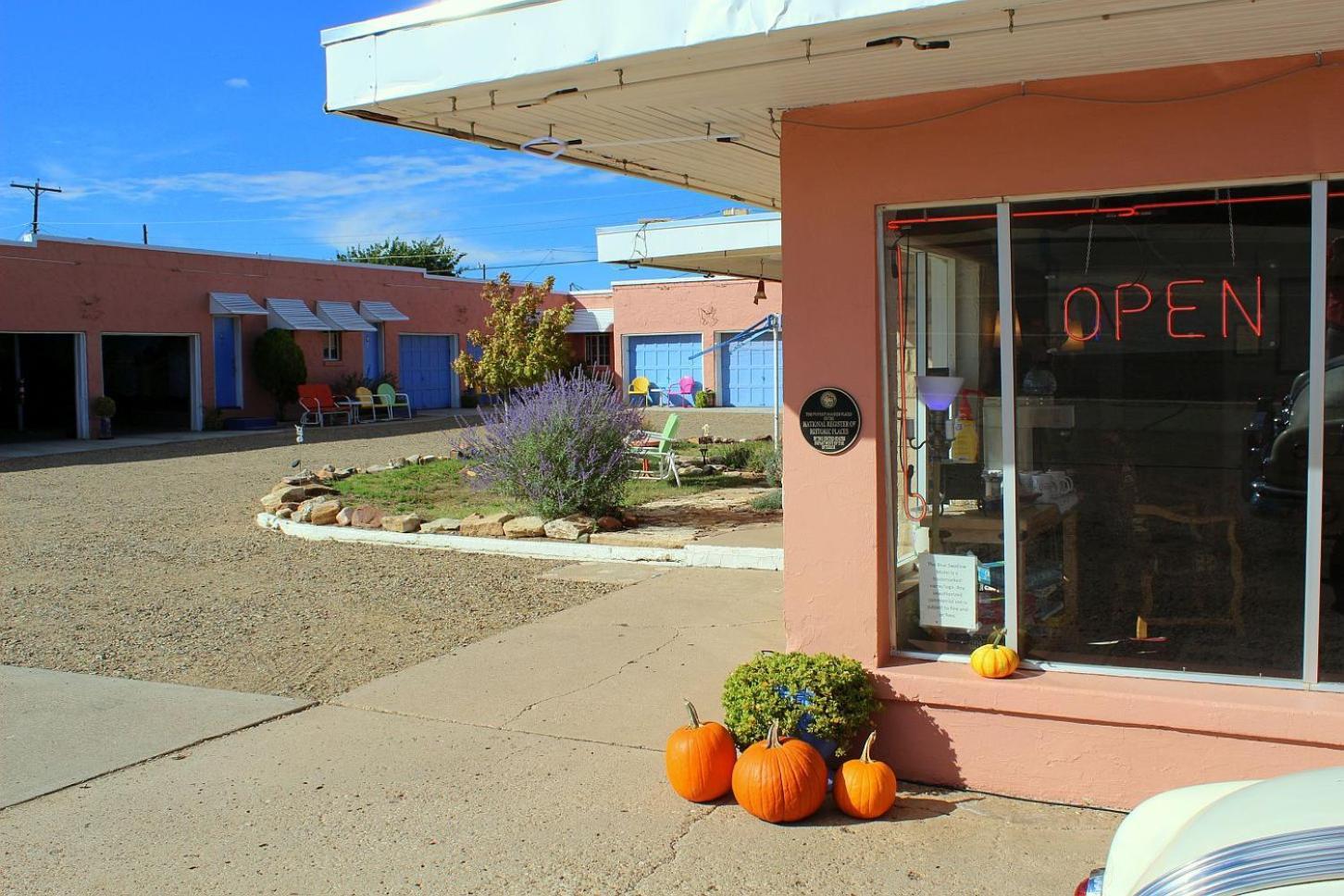 Blue Swallow Motel photo 41
