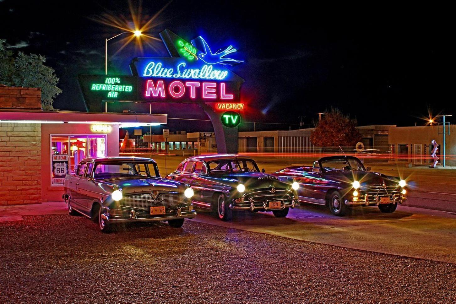 Blue Swallow Motel photo 2