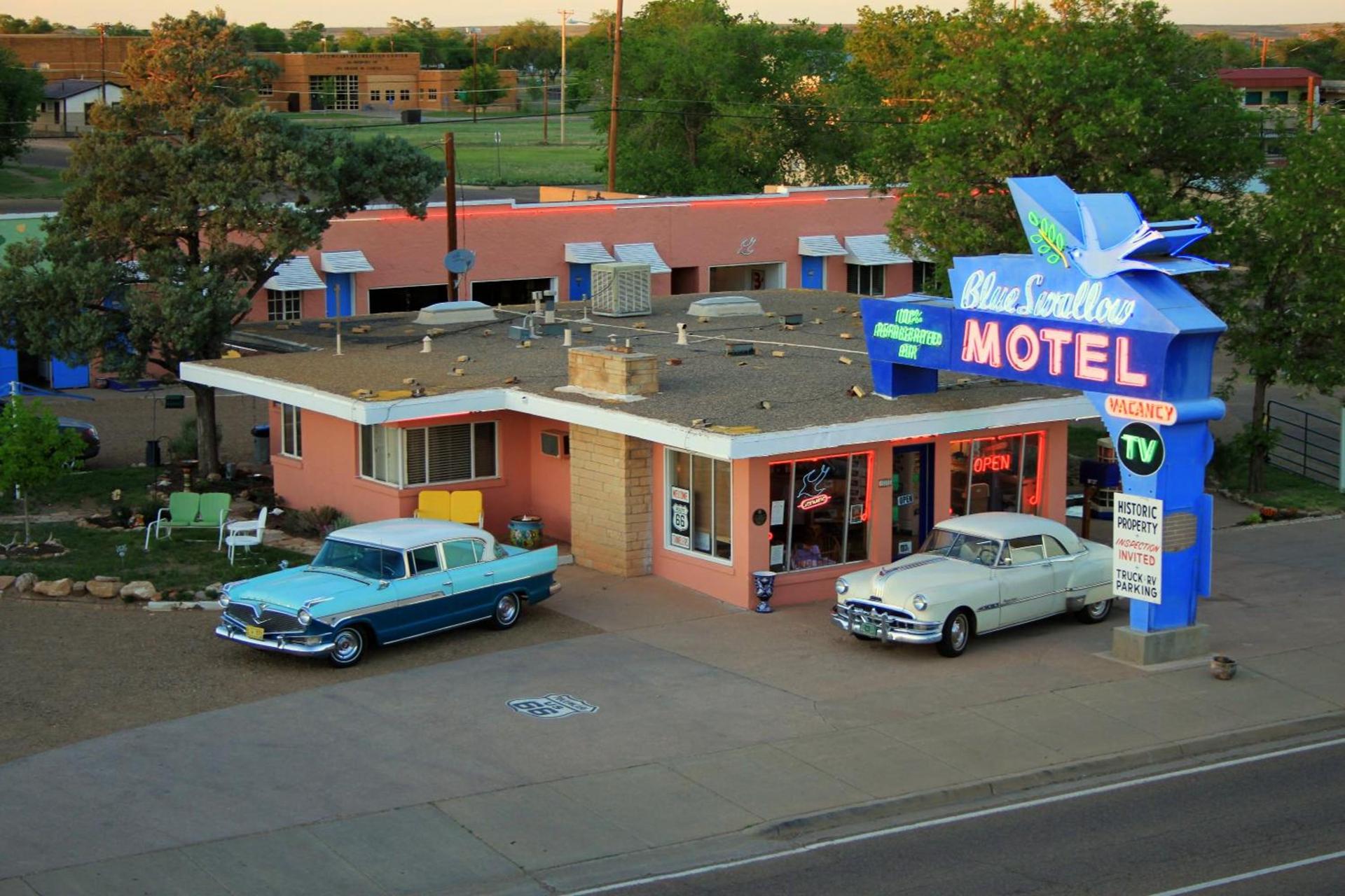 Blue Swallow Motel photo 9