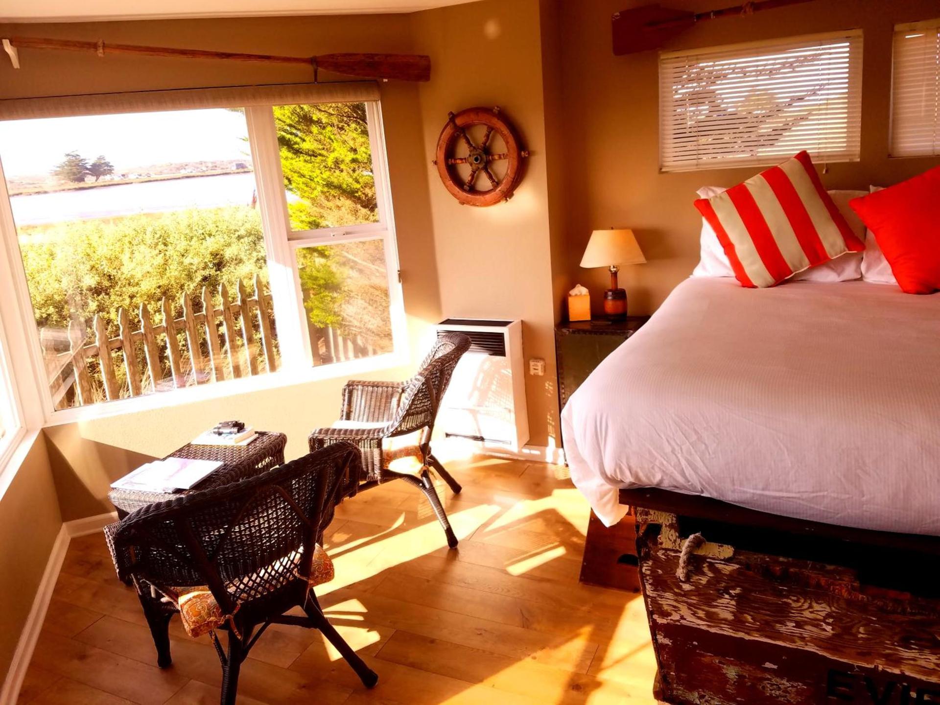 Captain's Inn at Moss Landing photo 44