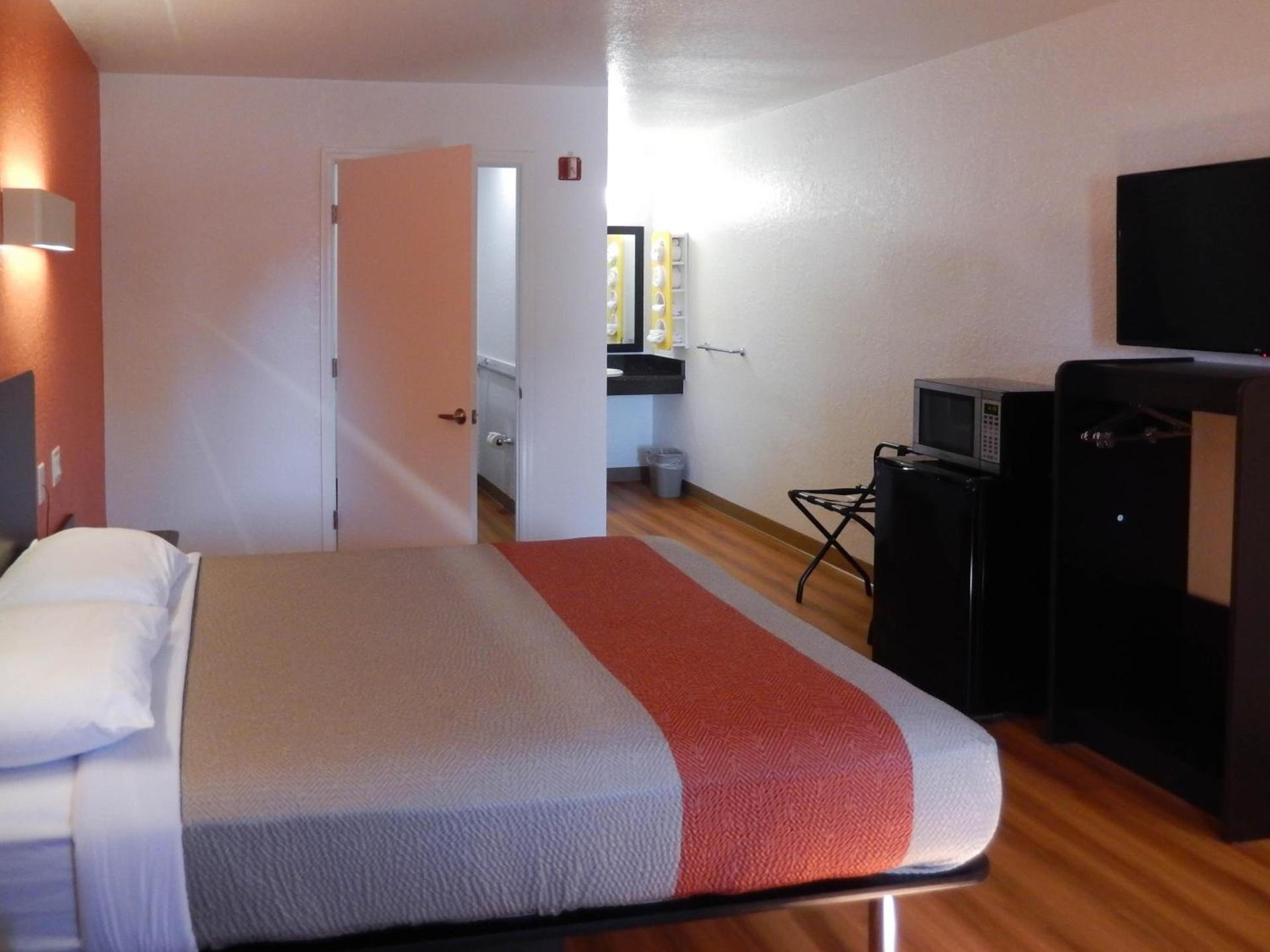 Motel 6-Moultrie, GA photo 29