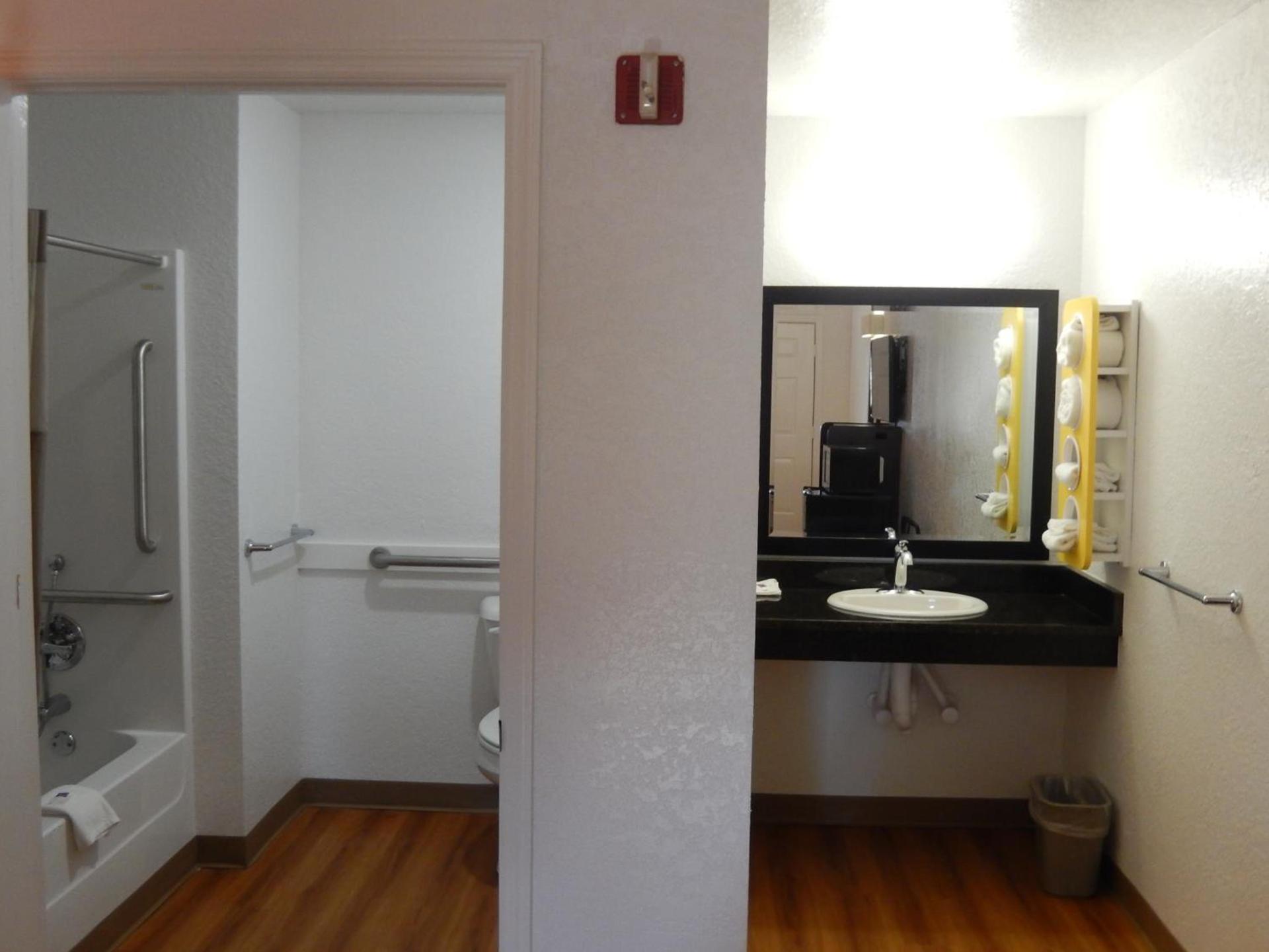 Motel 6-Moultrie, GA photo 41
