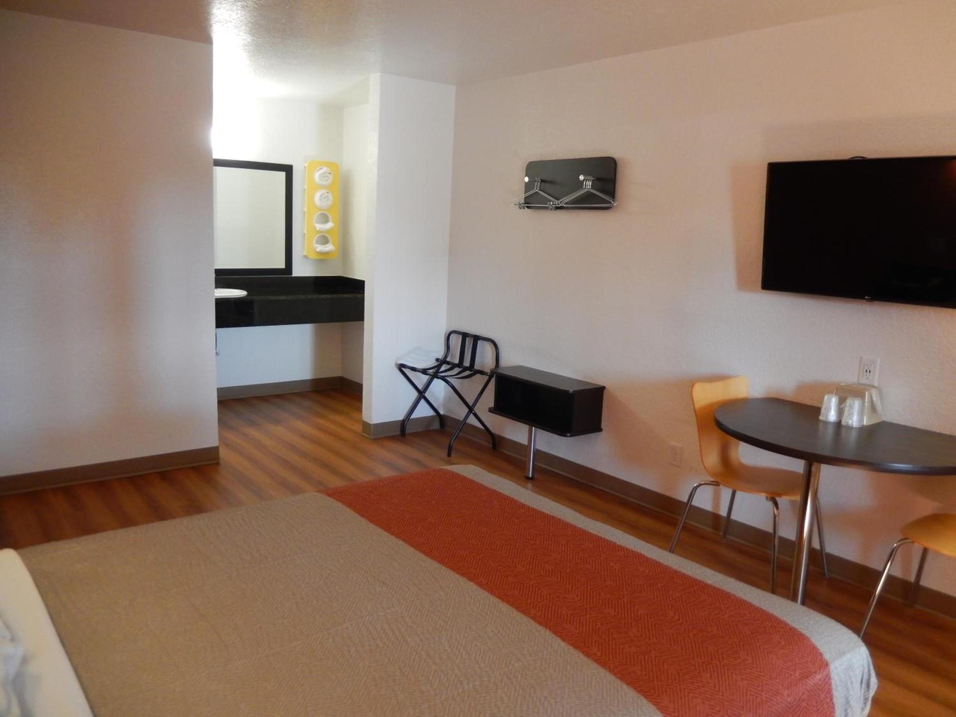 Motel 6-Moultrie, GA photo 53