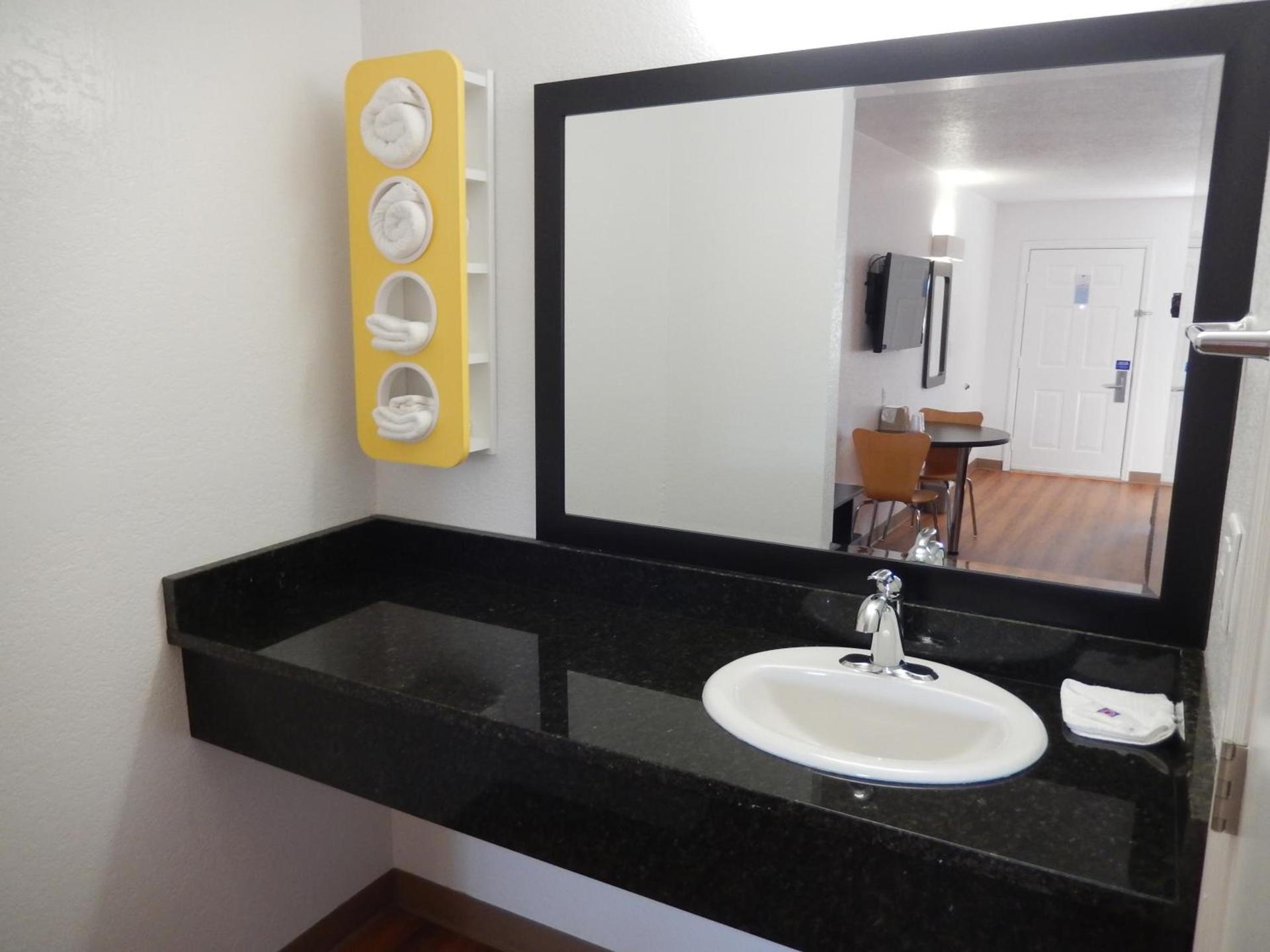 Motel 6-Moultrie, GA photo 58