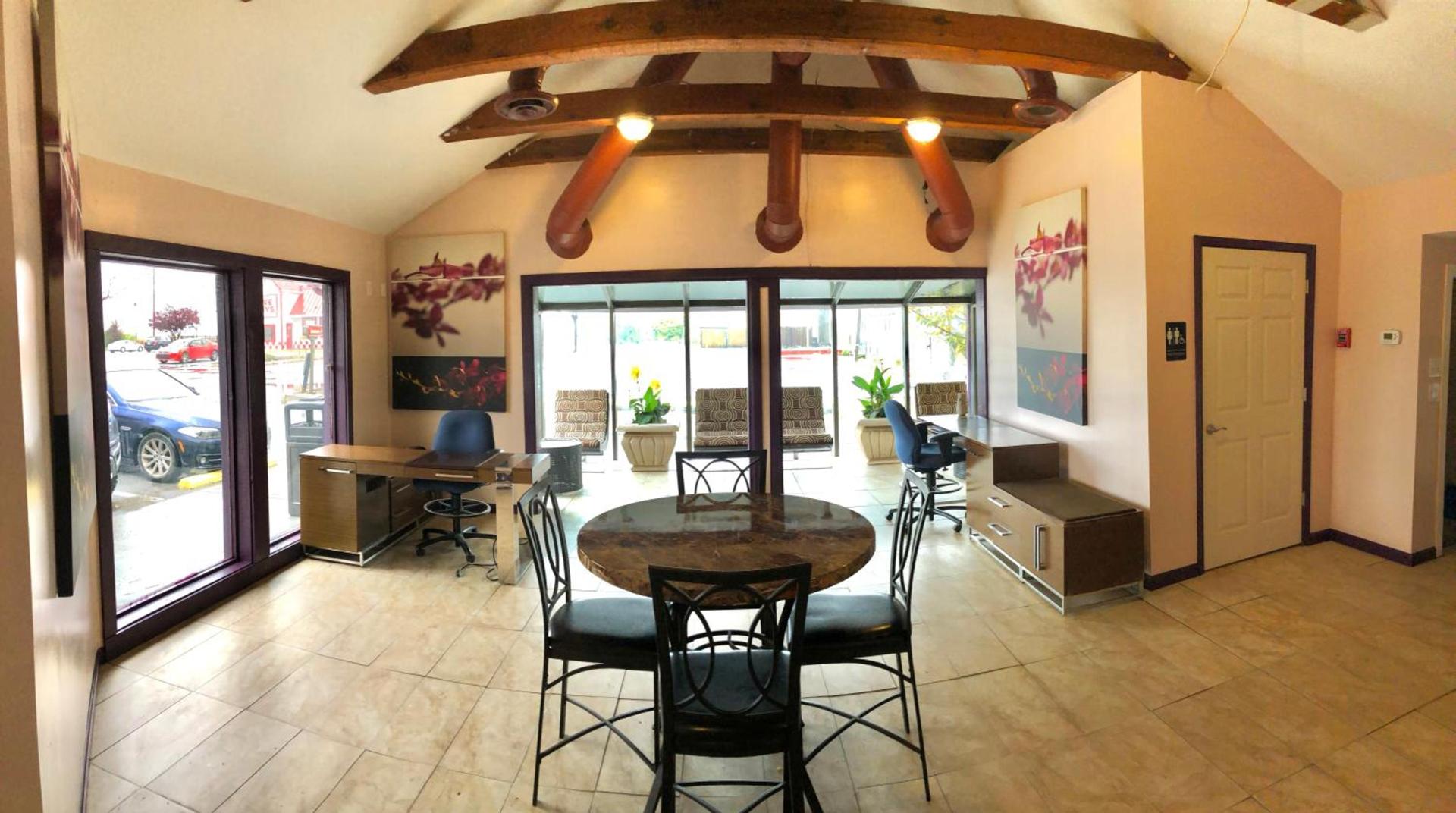 APM Inn and Suites photo 6