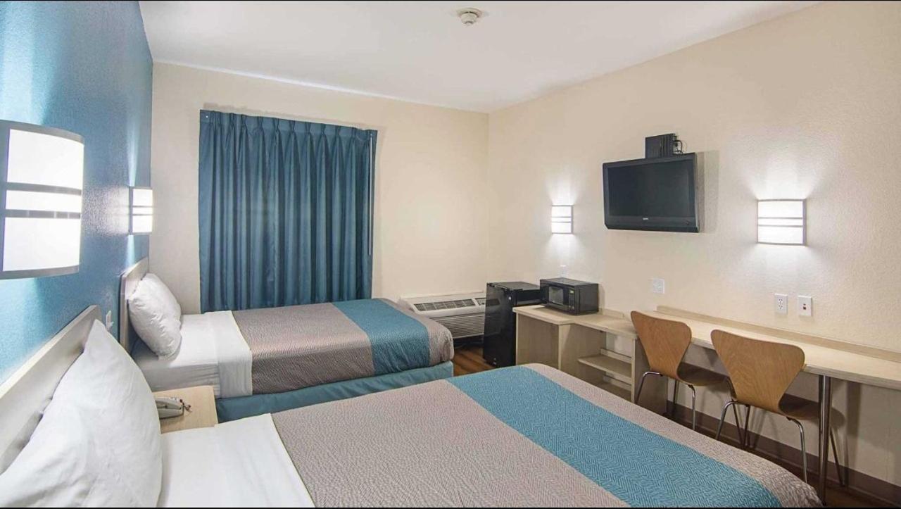 Motel 6-Norman, OK photo 25