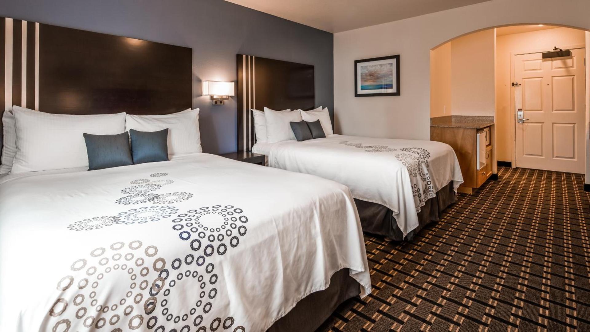 Best Western Plus Edmonds Harbor Inn photo 70