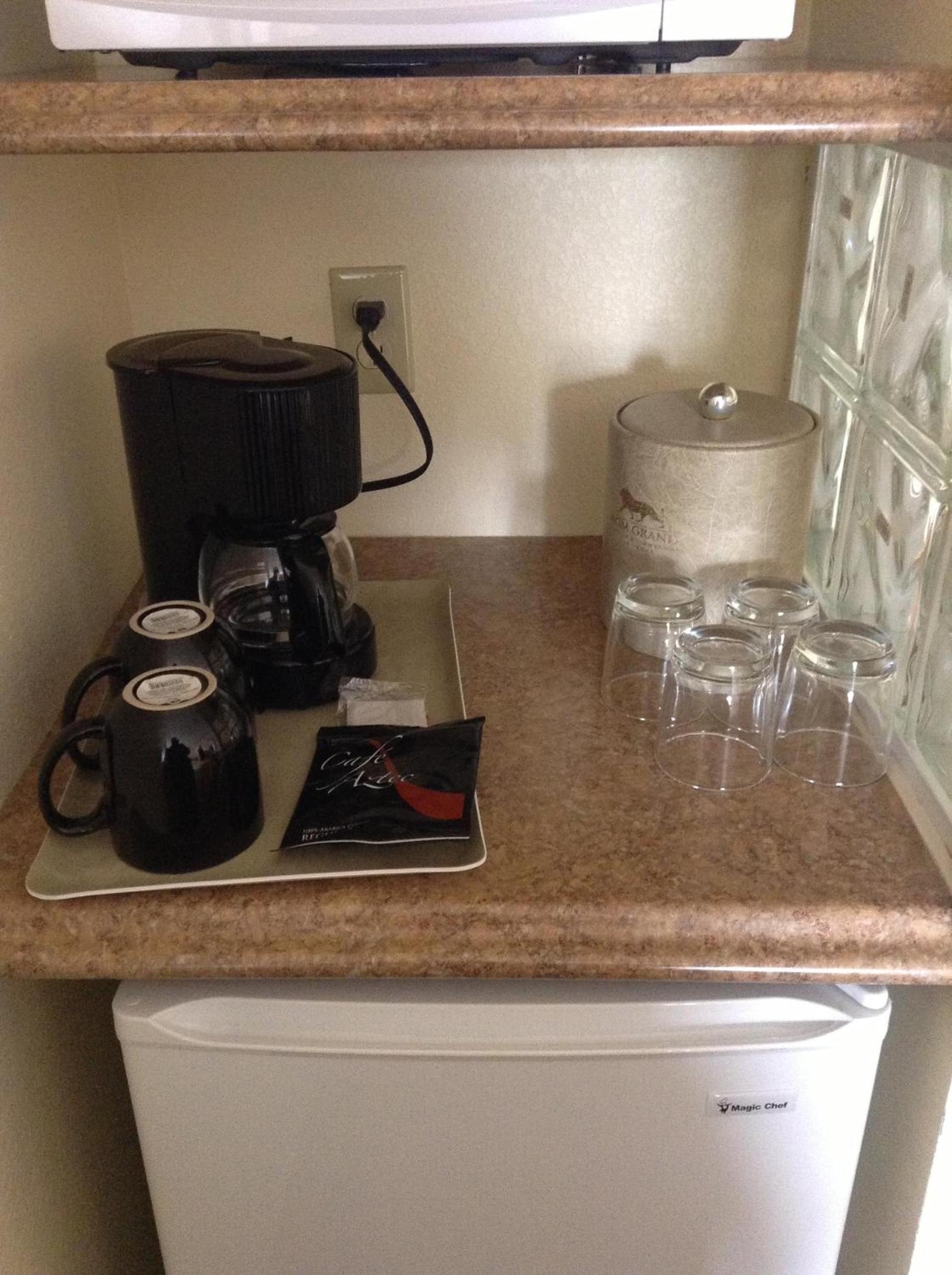 Best Inn & Suites photo 3