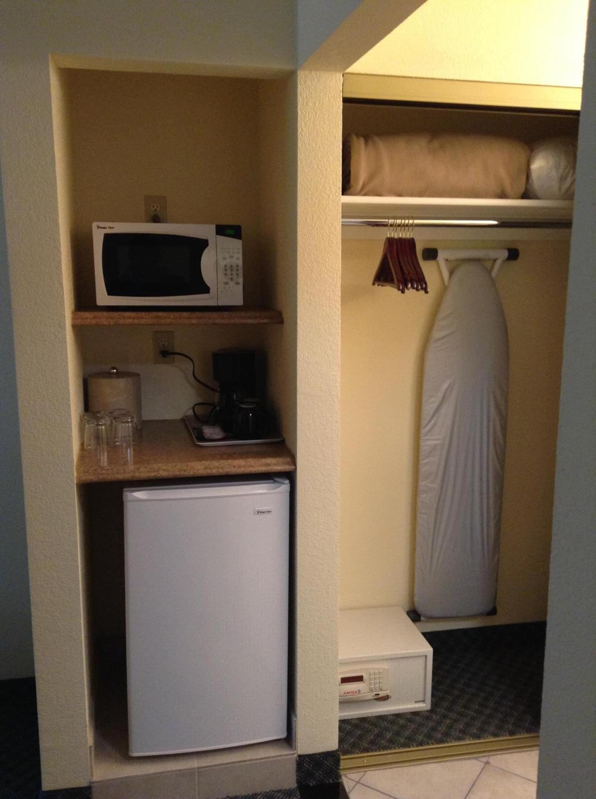 Best Inn & Suites photo 19
