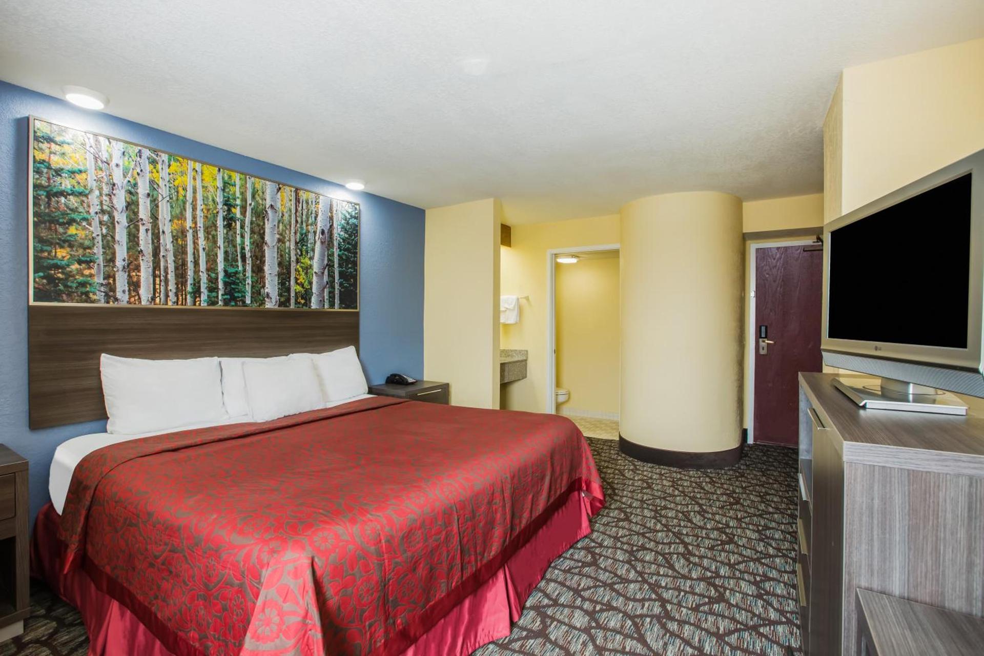 Days Inn by Wyndham Blue Springs photo 16
