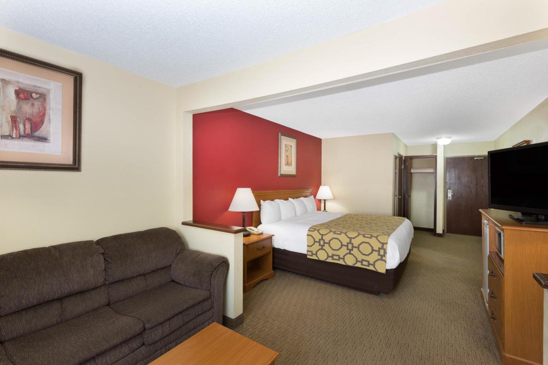 Baymont by Wyndham Fort Dodge photo 23