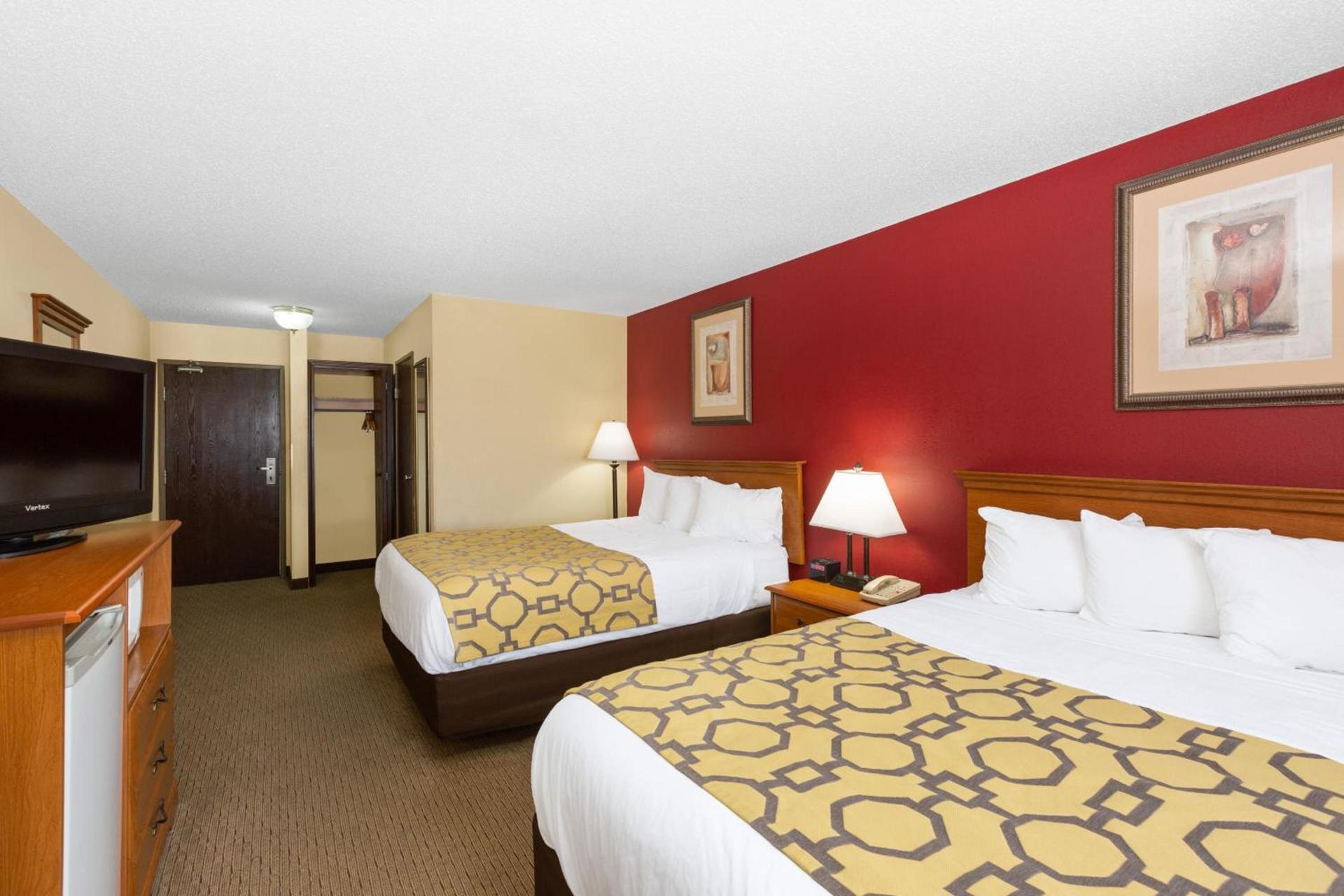 Baymont by Wyndham Fort Dodge photo 9