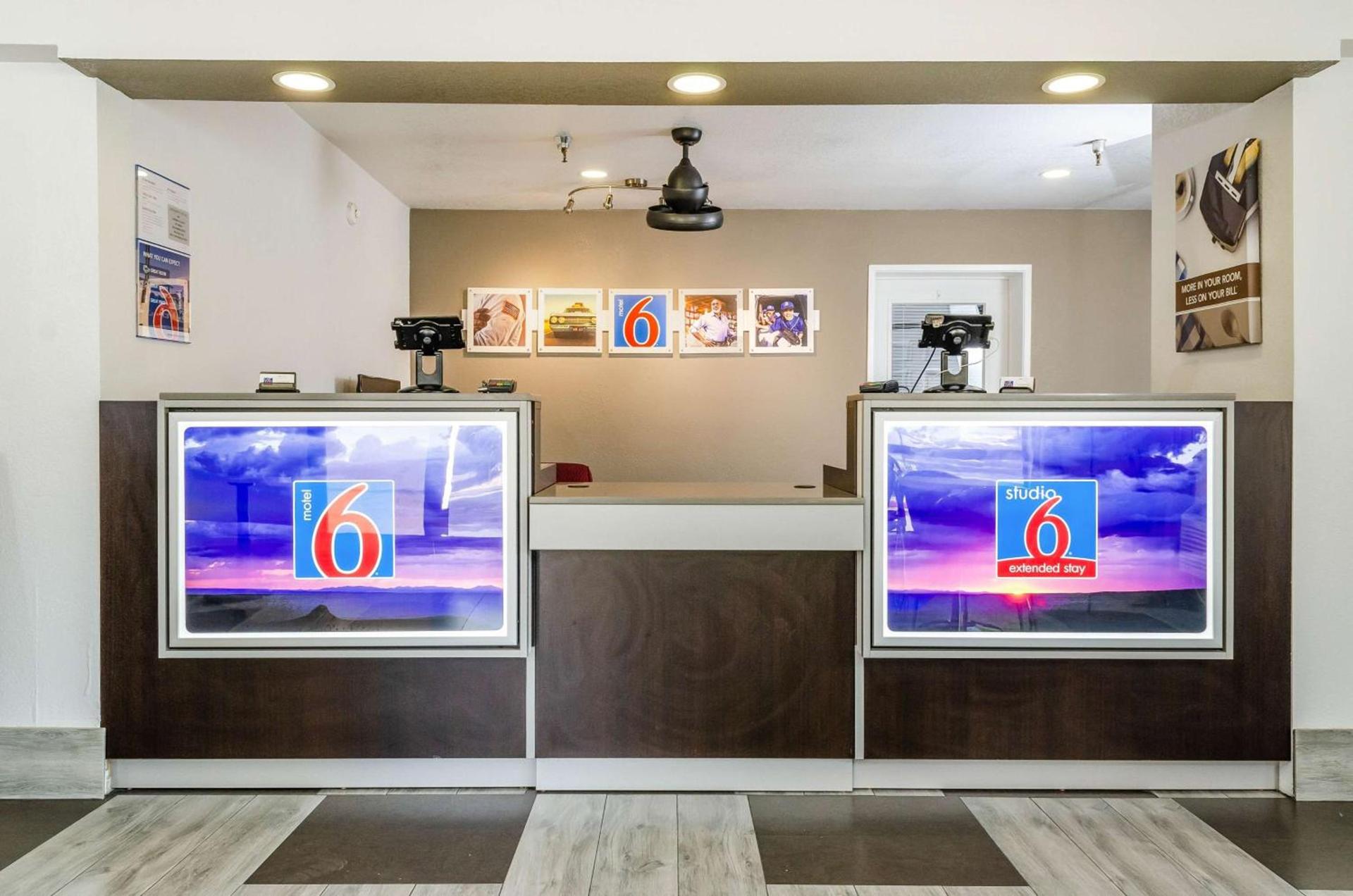 Motel 6-Fresno, CA - Yosemite Hwy photo 13