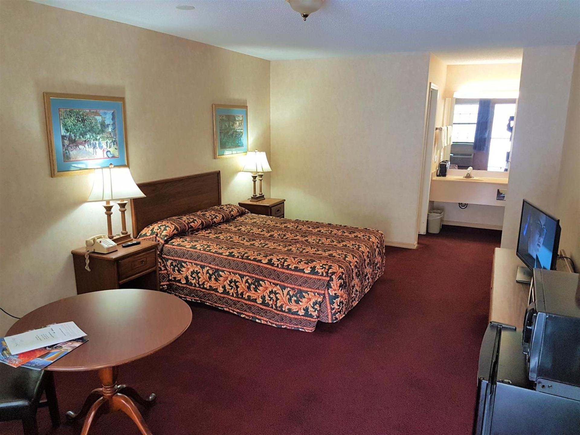 Swiss Village Inn photo 27
