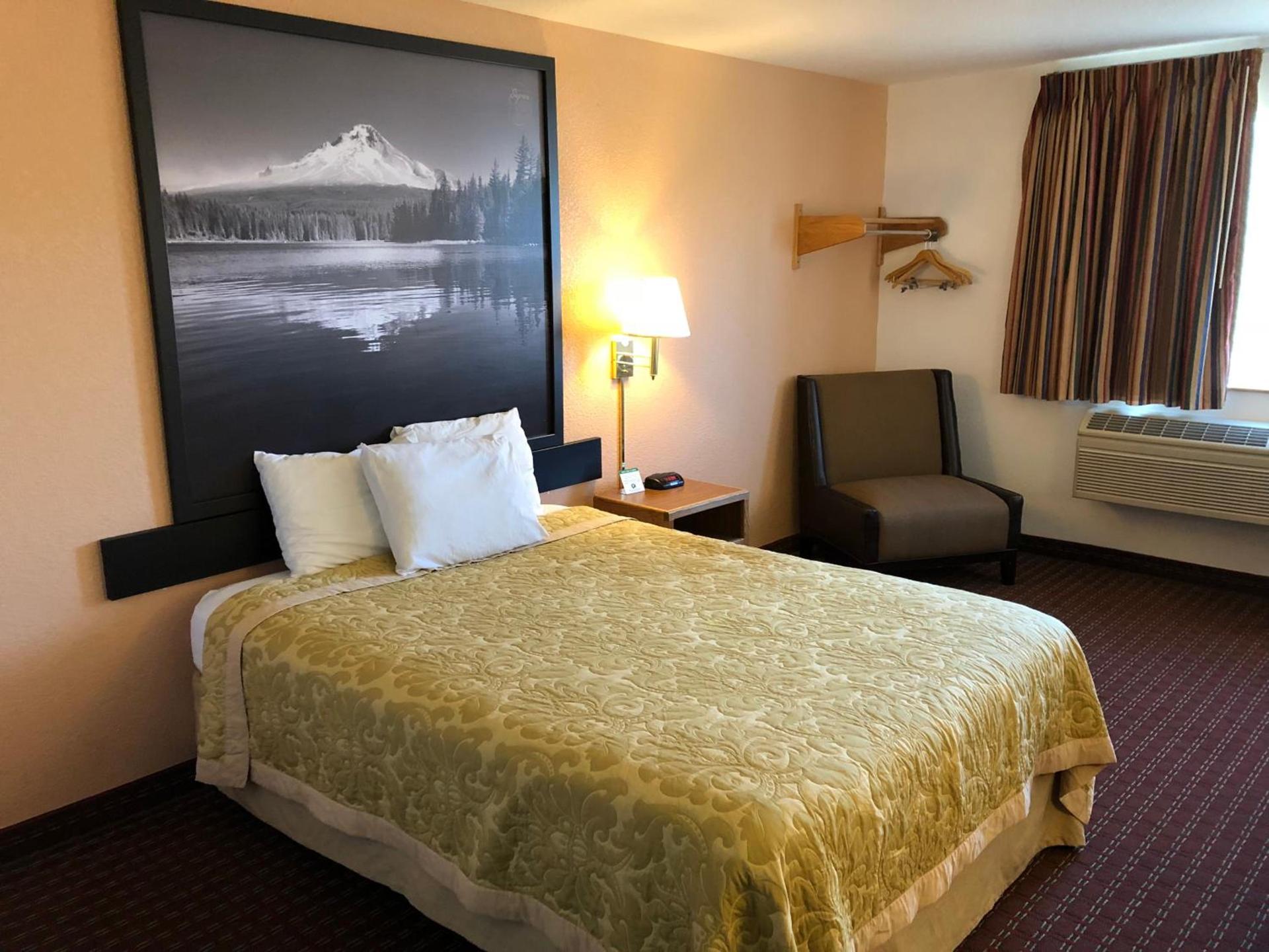 Super 8 by Wyndham The Dalles OR photo 57