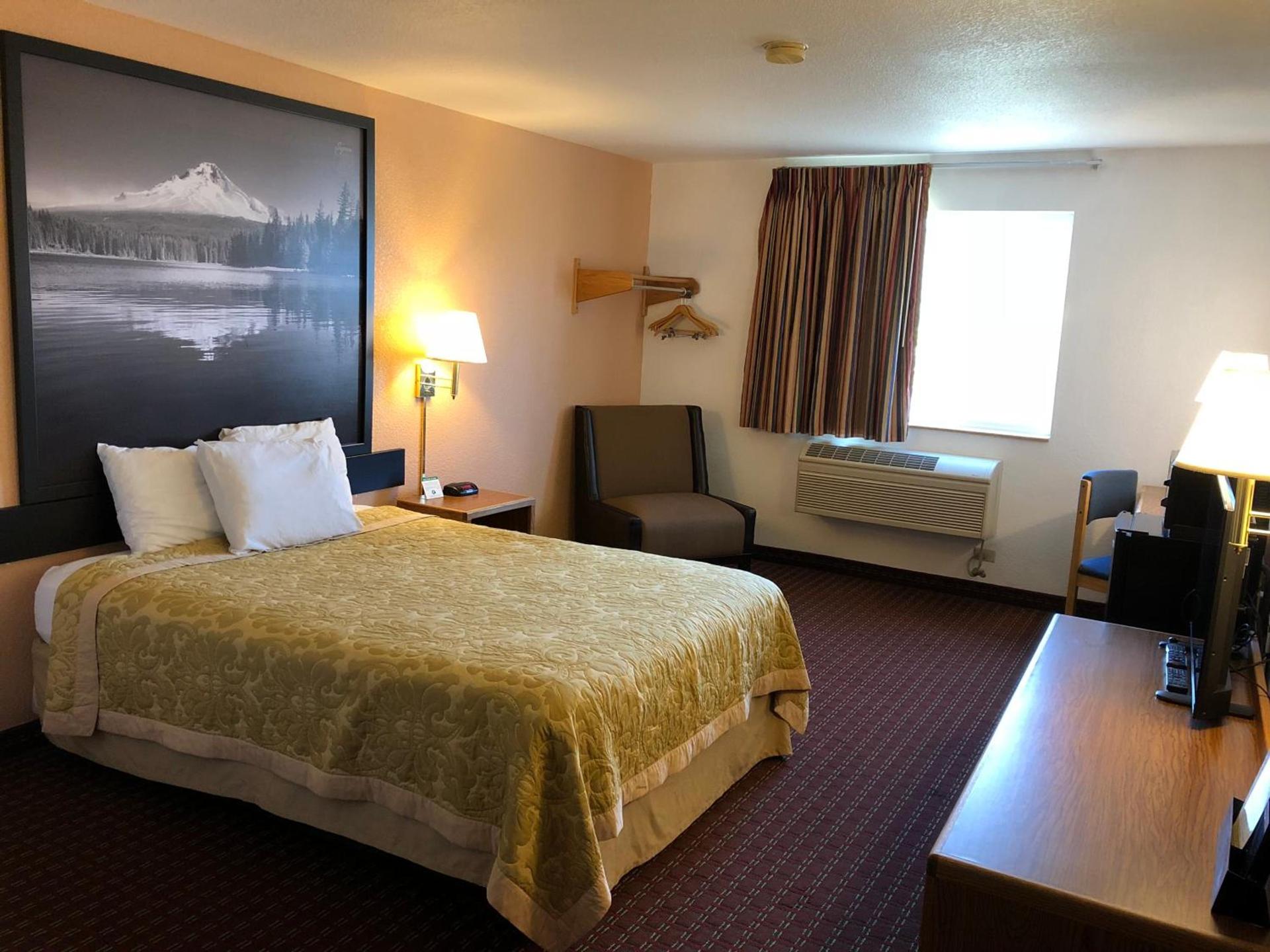 Super 8 by Wyndham The Dalles OR photo 58