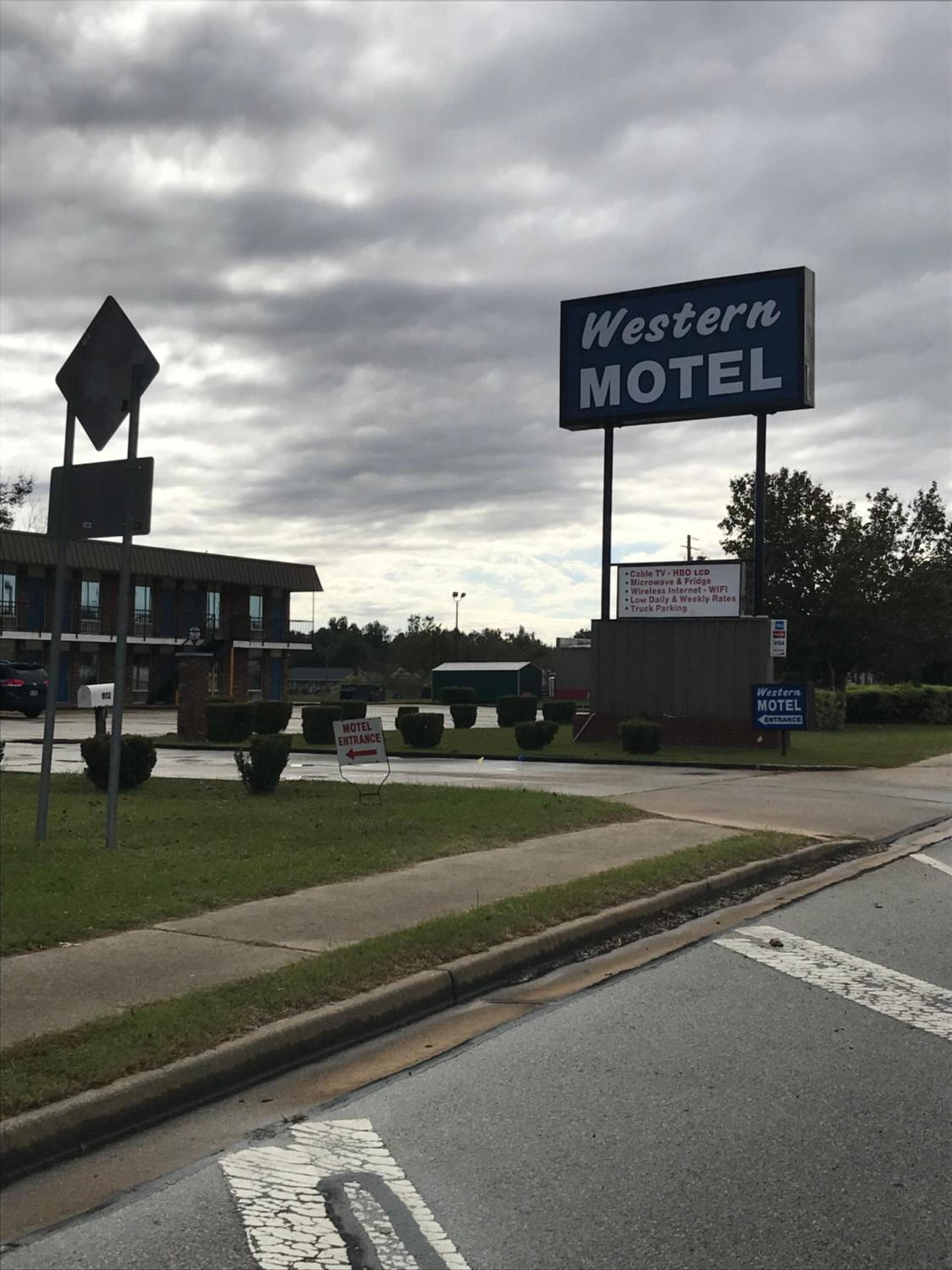 WESTERN MOTEL photo 23
