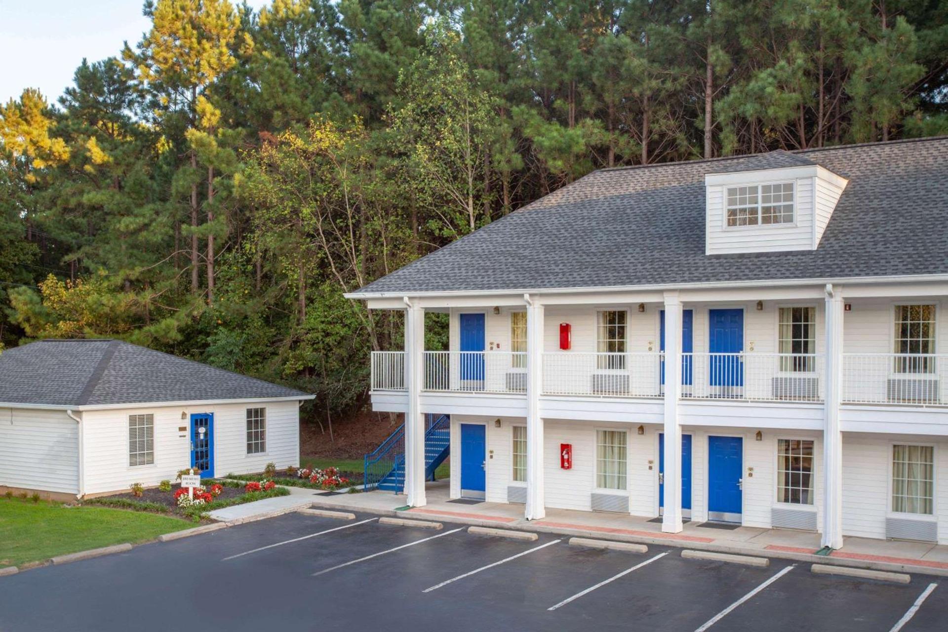 Baymont by Wyndham Greenwood photo 4
