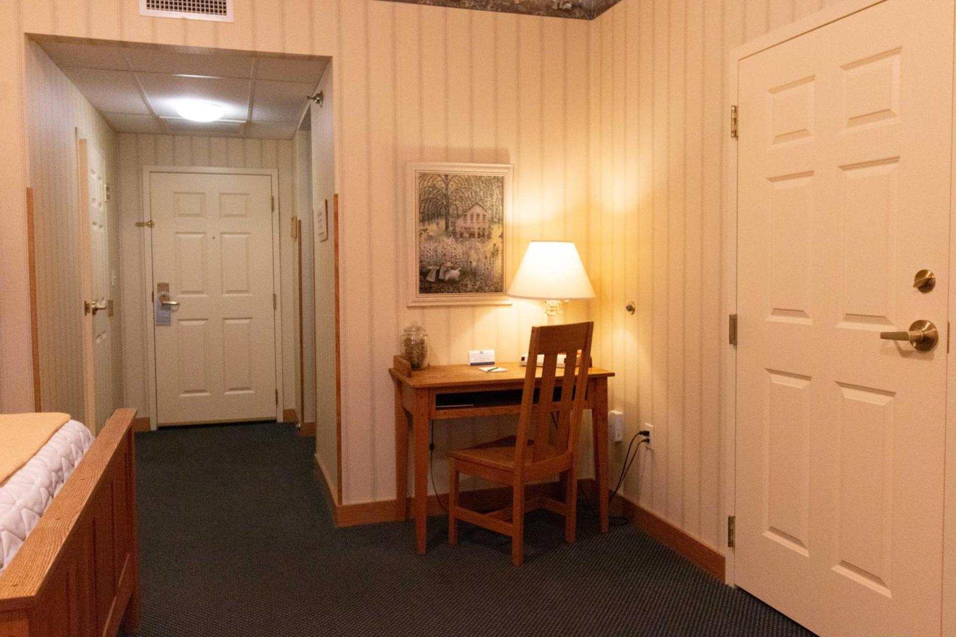 Essenhaus Inn & Conf. Center photo 22