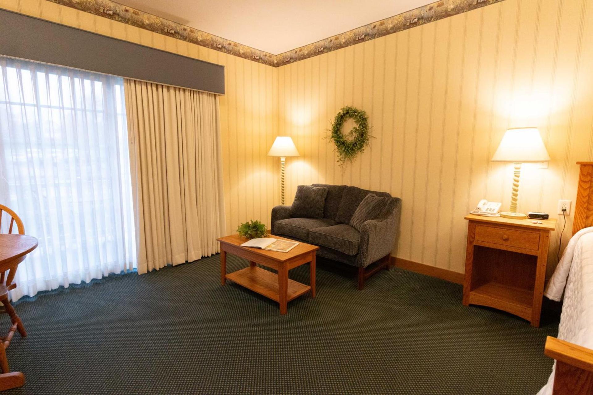 Essenhaus Inn & Conf. Center photo 11