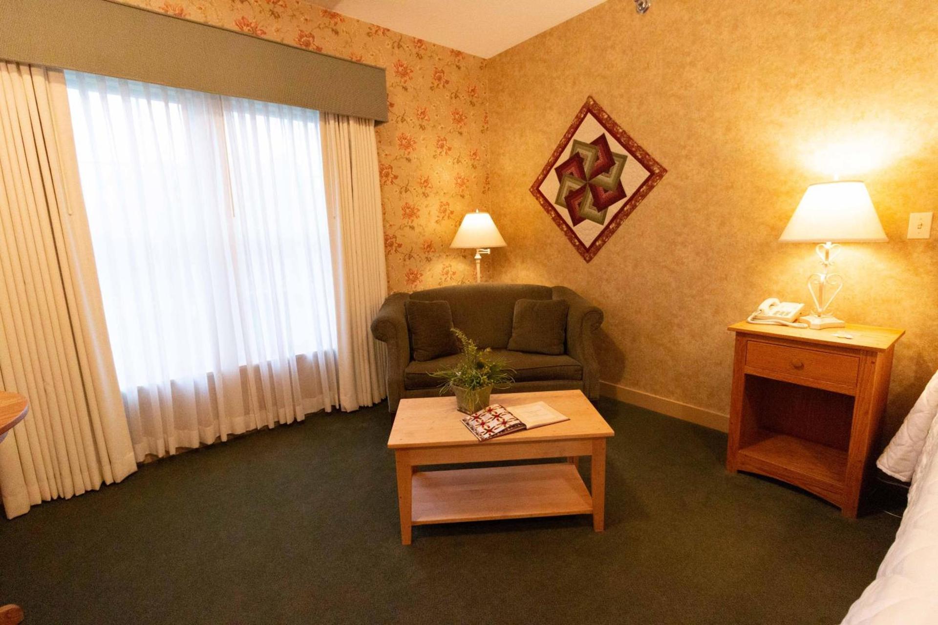 Essenhaus Inn & Conf. Center photo 5