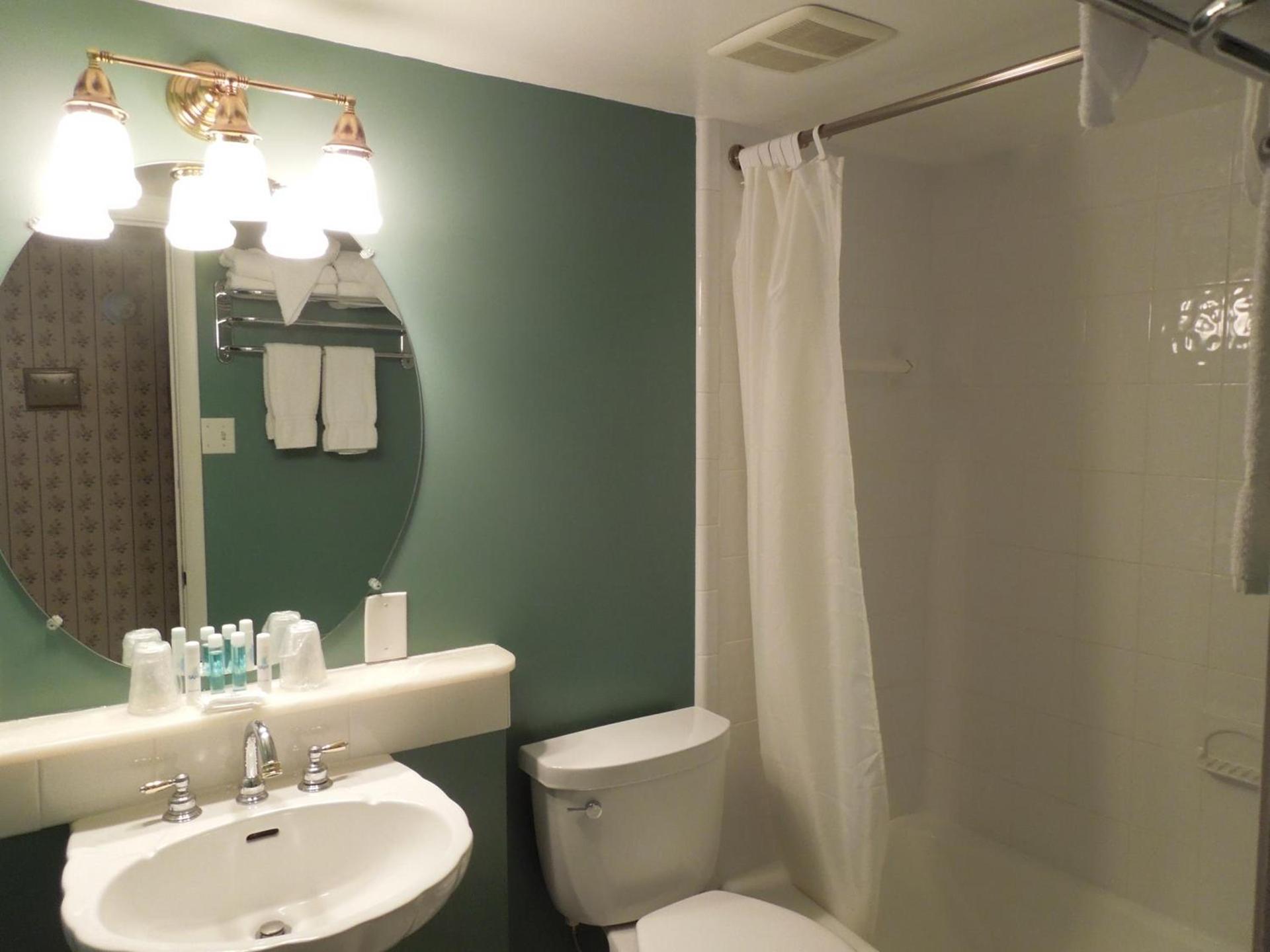 Alamar Resort Inn photo 25