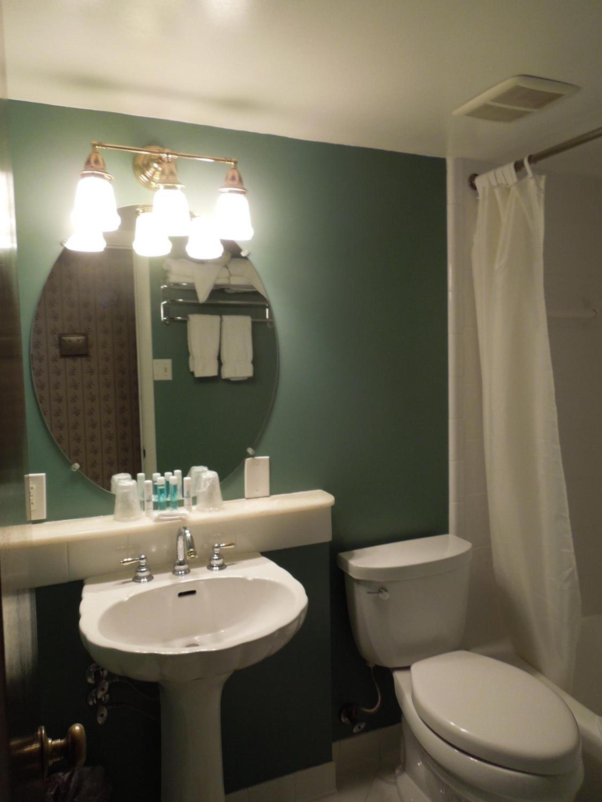 Alamar Resort Inn photo 26