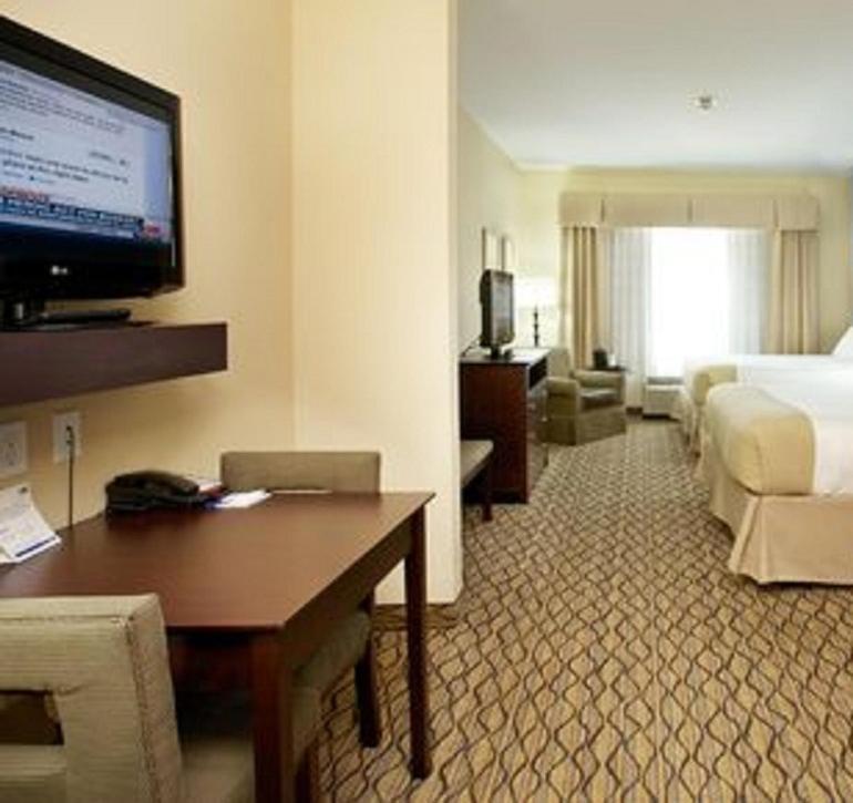 Holiday Inn Express and Suites Bossier City Louisiana Downs by IHG photo 7