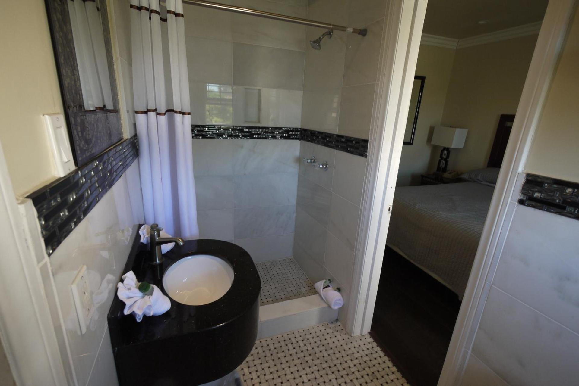 Trylon Hotel - Hollywood photo 8