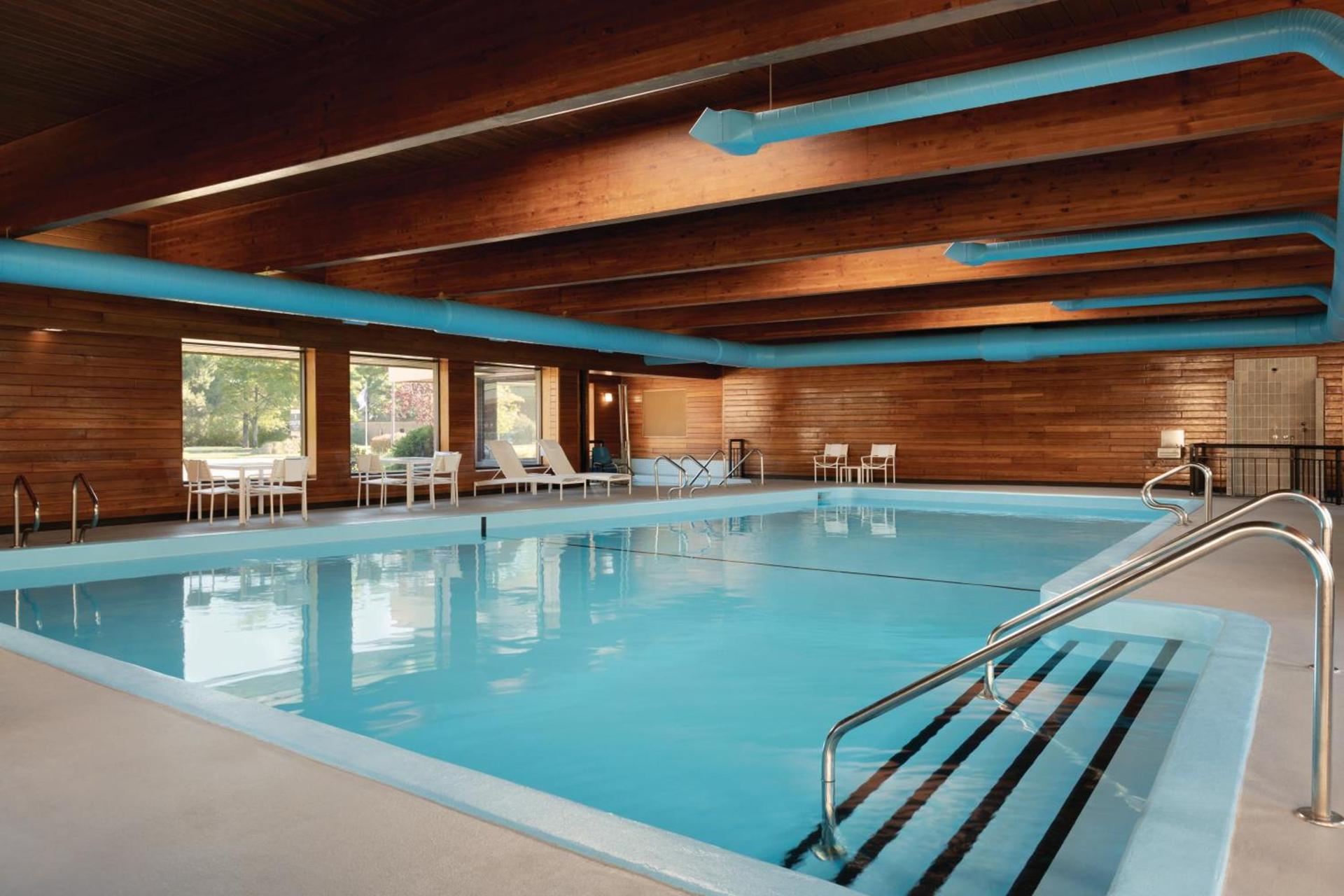 Country Inn & Suites by Radisson, Traverse City, MI photo 34
