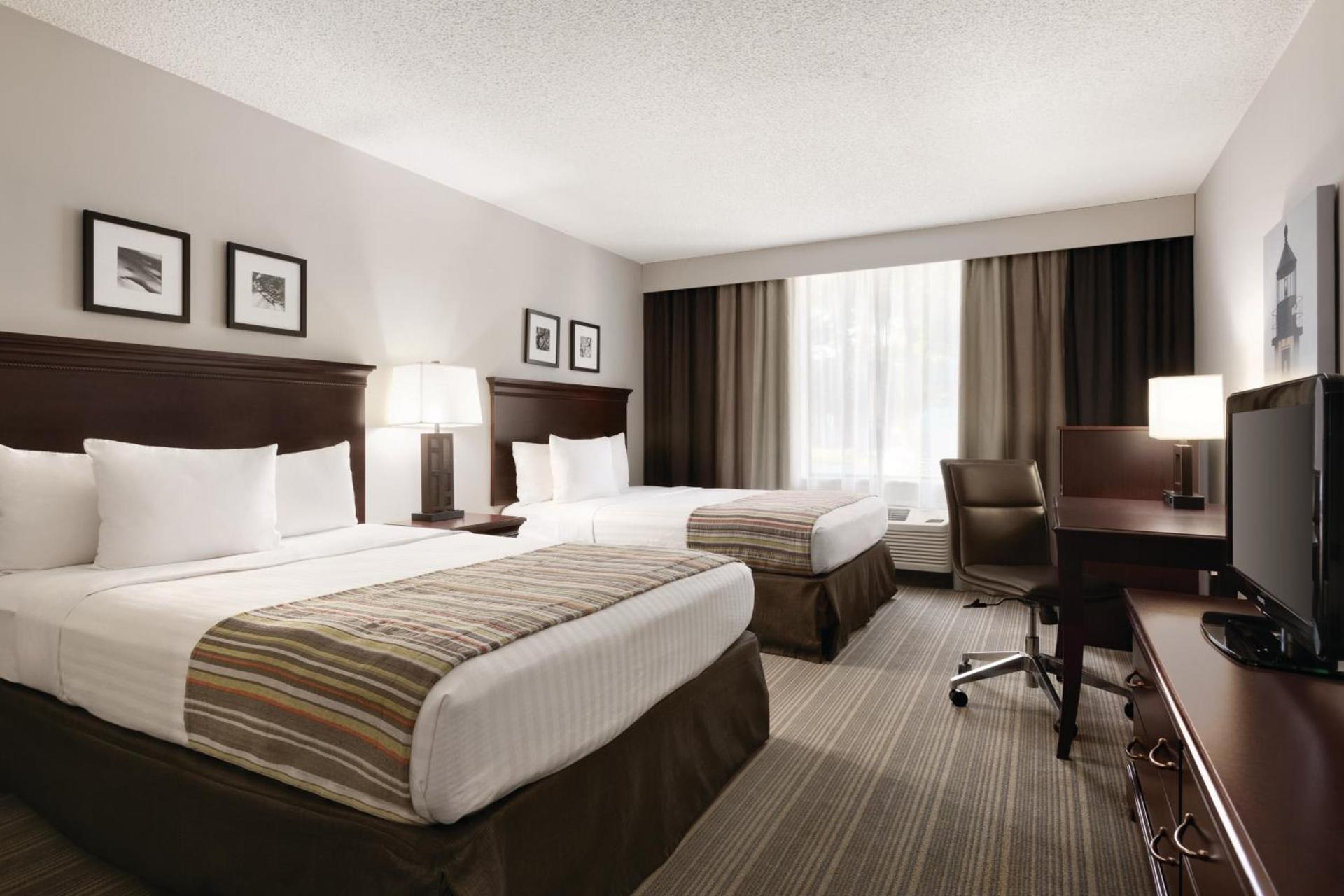 Country Inn & Suites by Radisson, Traverse City, MI photo 17