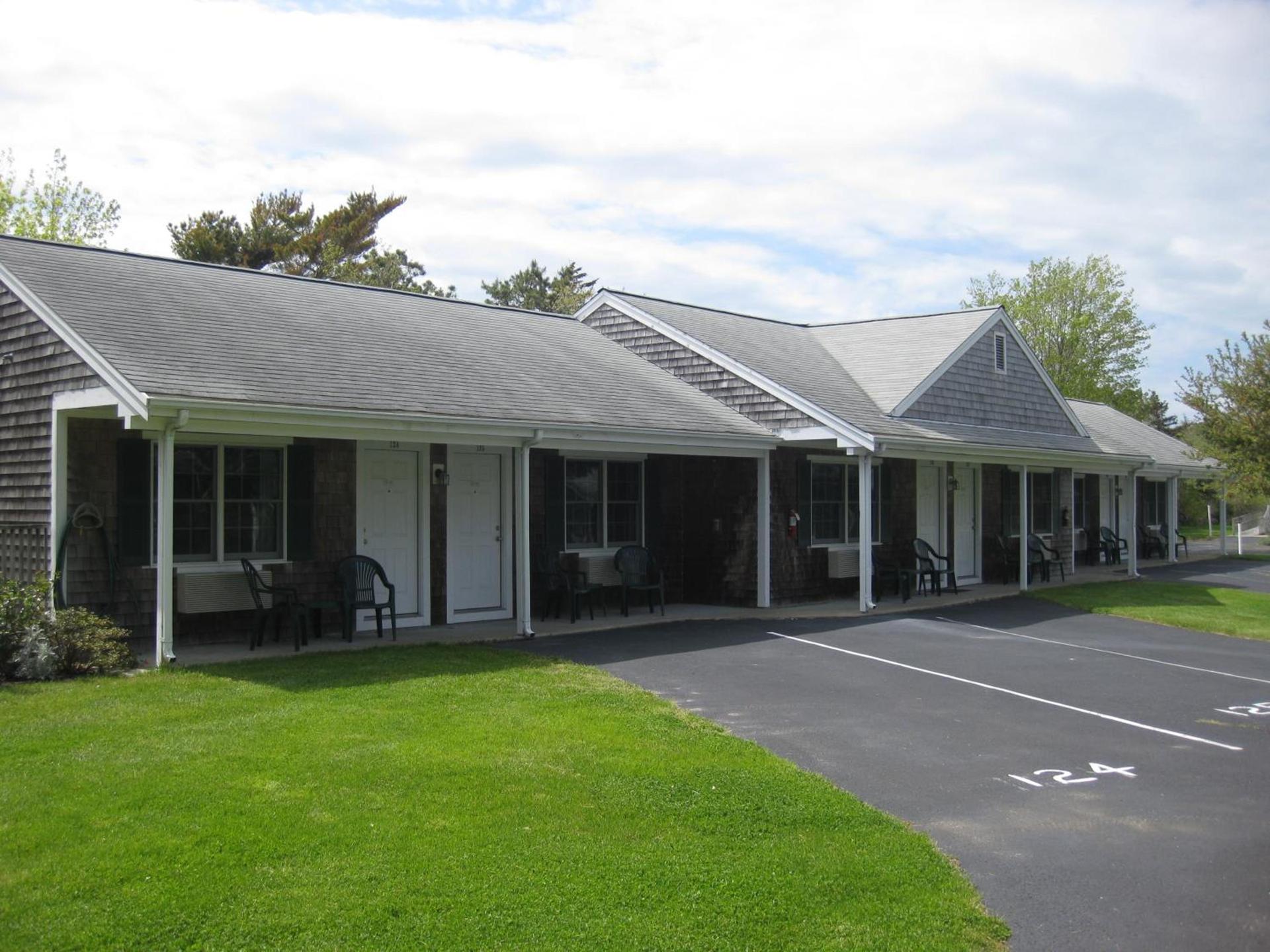 The Chatham Motel photo 12