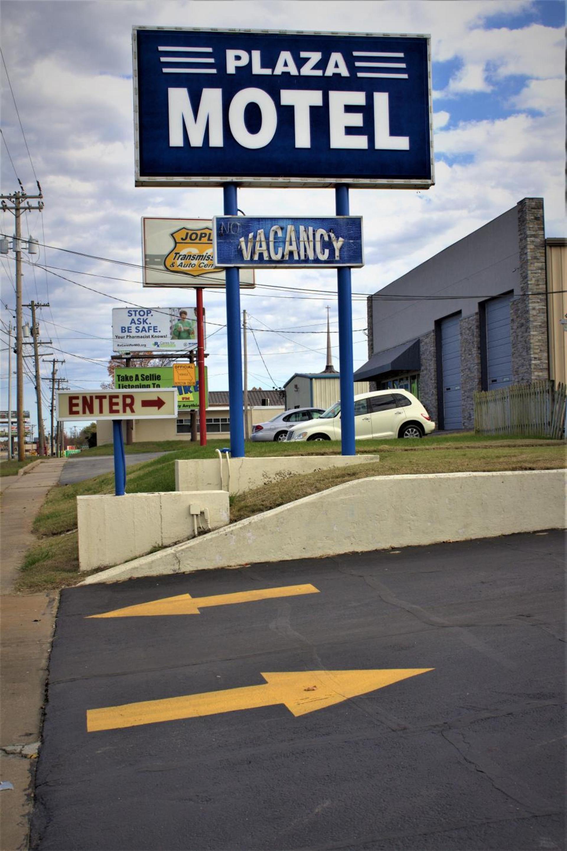 Plaza Motel photo 26