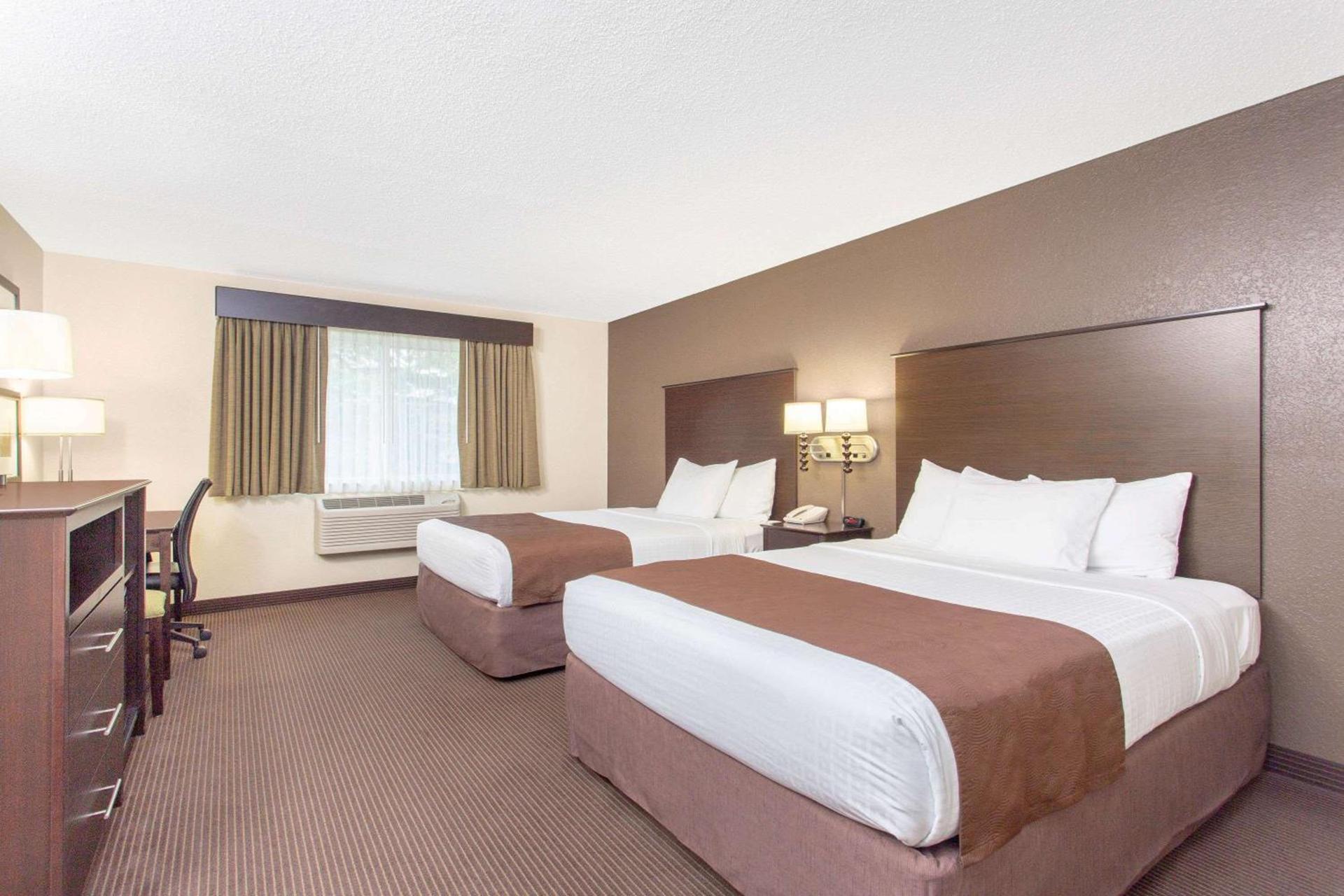AmericInn by Wyndham Rhinelander photo 45
