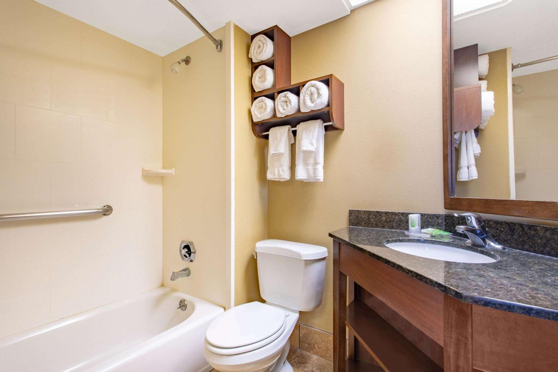 AmericInn by Wyndham Madison West photo 14