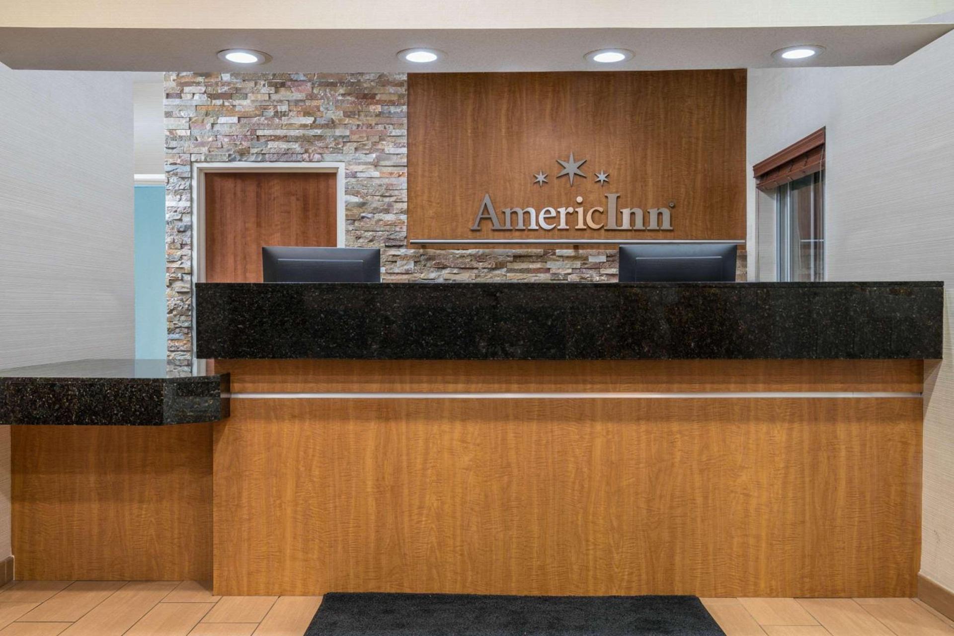 AmericInn by Wyndham Duluth photo 6