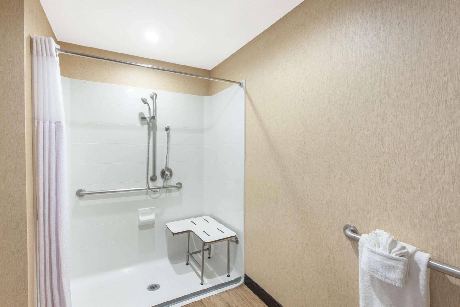 Wyndham Anaheim photo 49