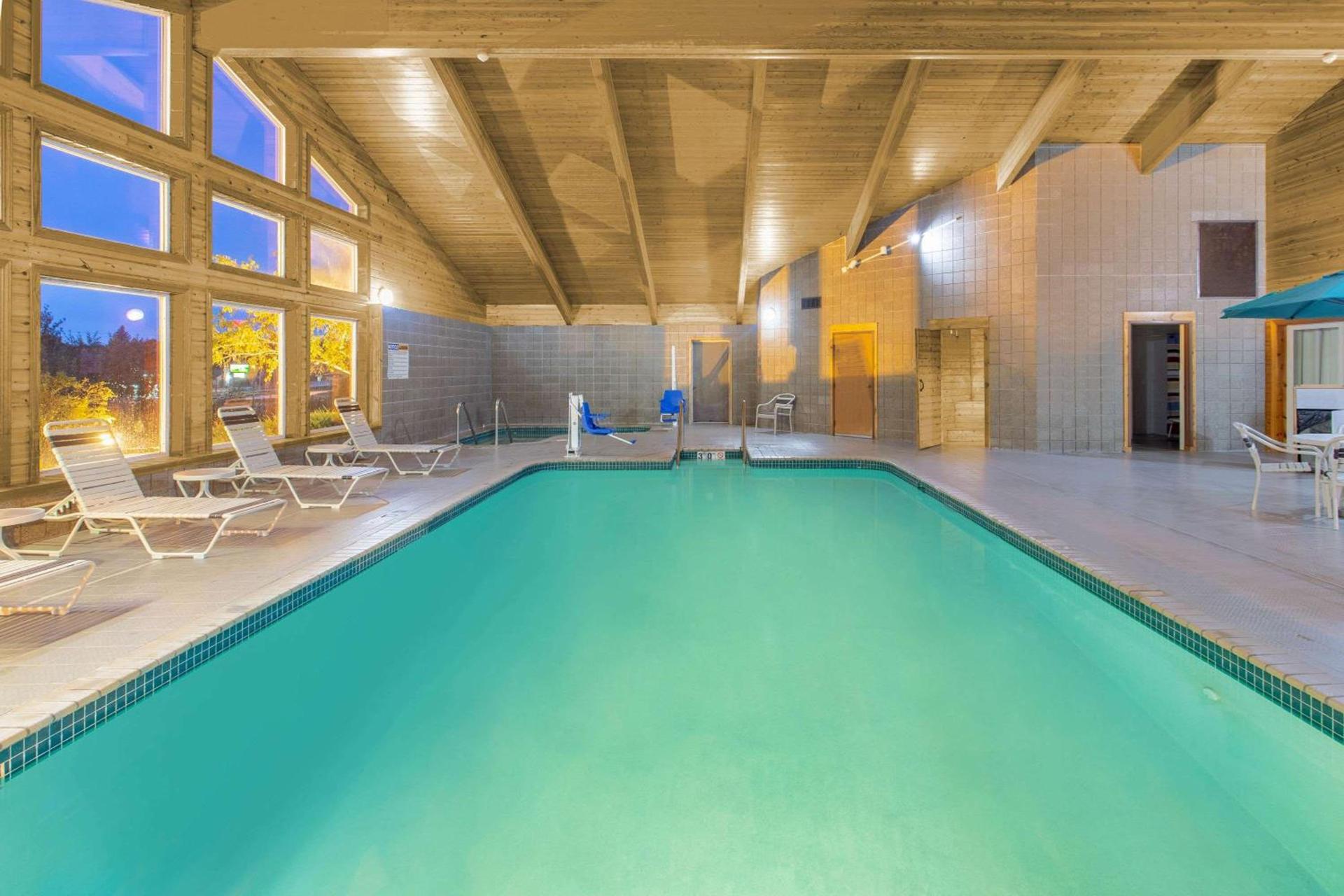AmericInn by Wyndham Rhinelander photo 37