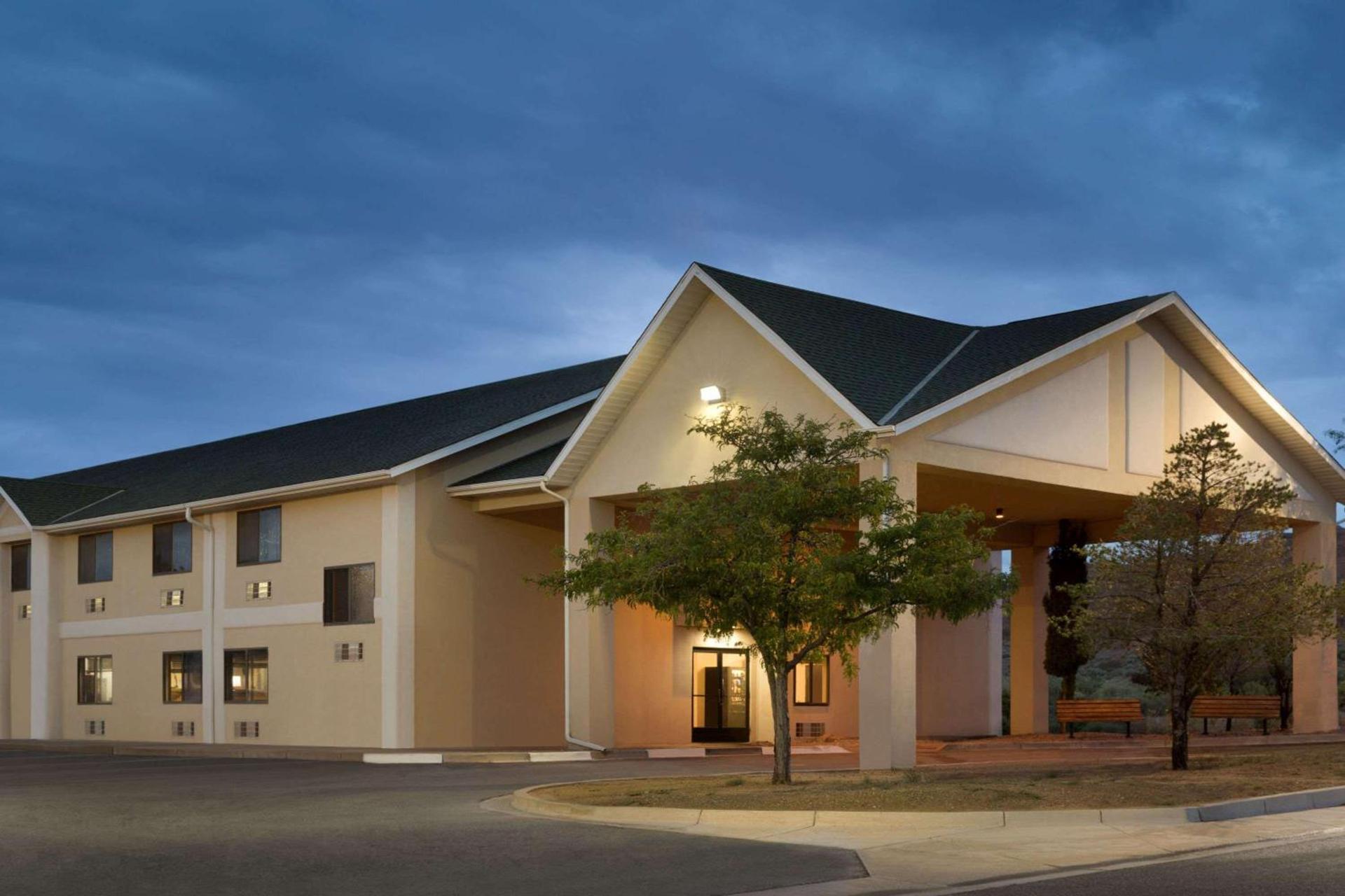 Travelodge by Wyndham Belen photo 3