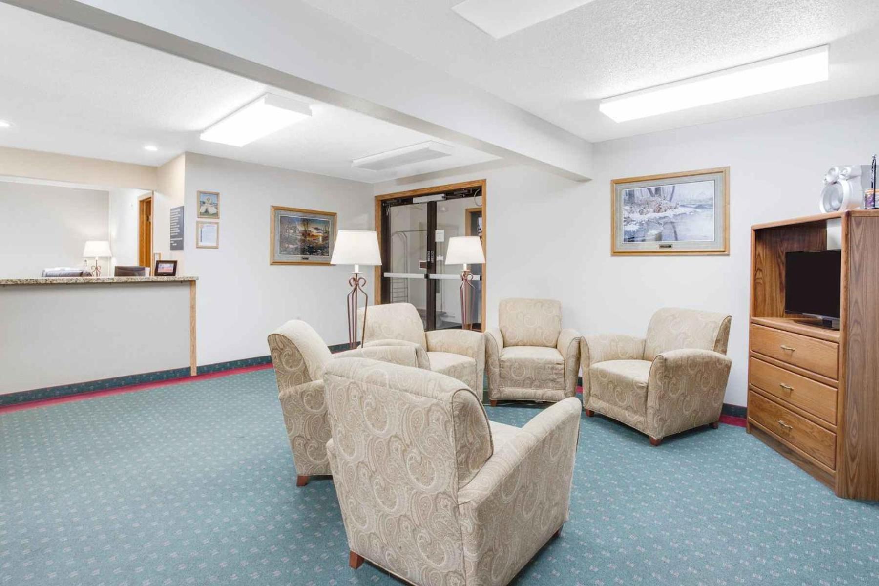 Super 8 by Wyndham Oelwein photo 18