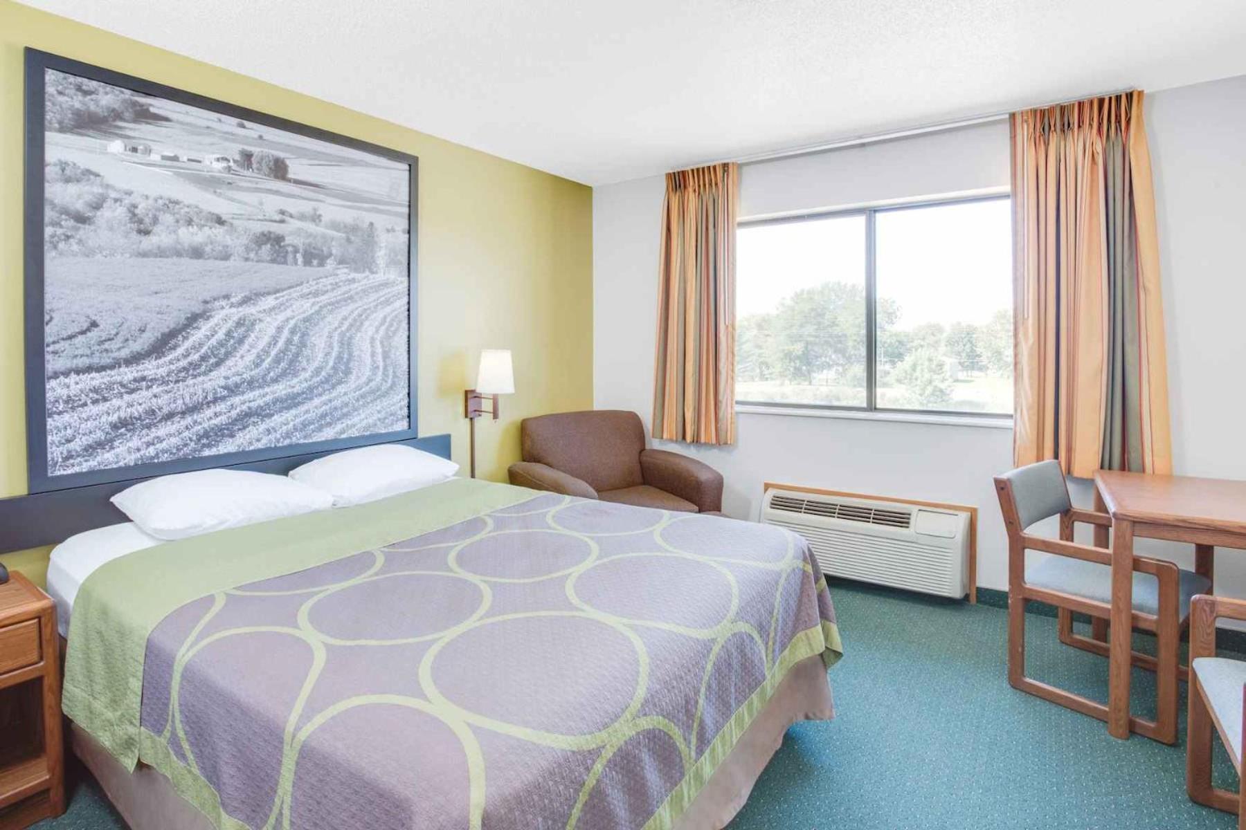 Super 8 by Wyndham Oelwein photo 19