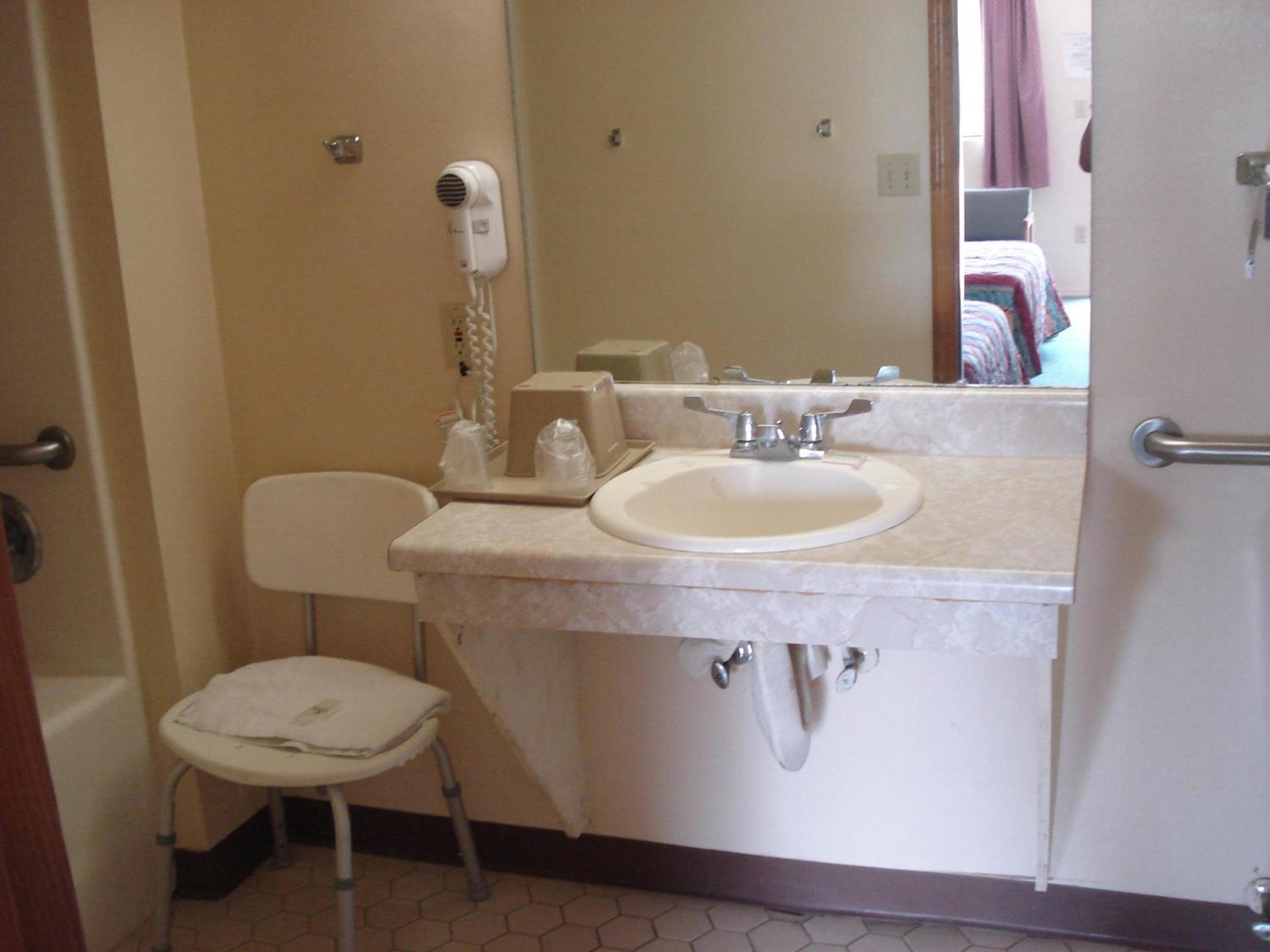 Western Motel - Camilla photo 23