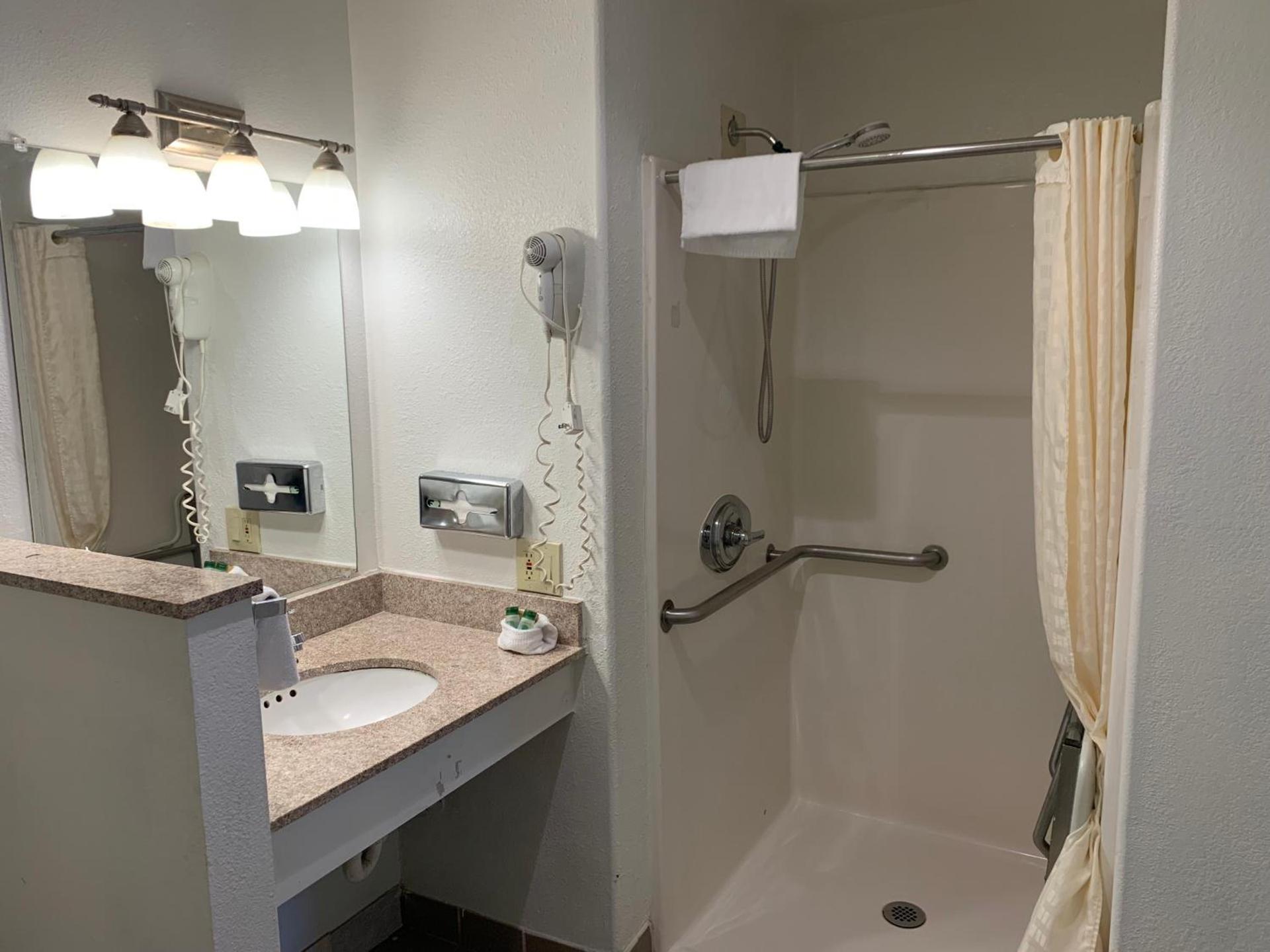 Gilroy Inn photo 18