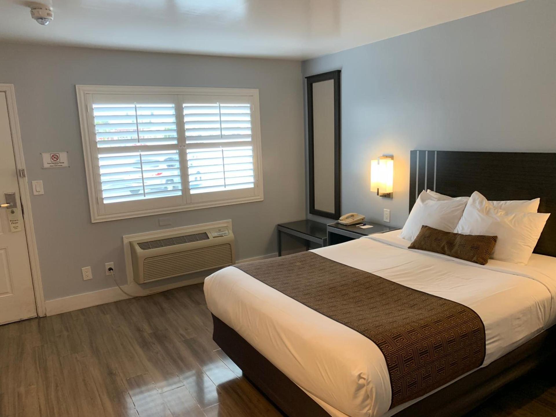 Pacific Inn Monterey photo 29