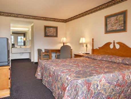 Days Inn & Suites by Wyndham Kokomo photo 18